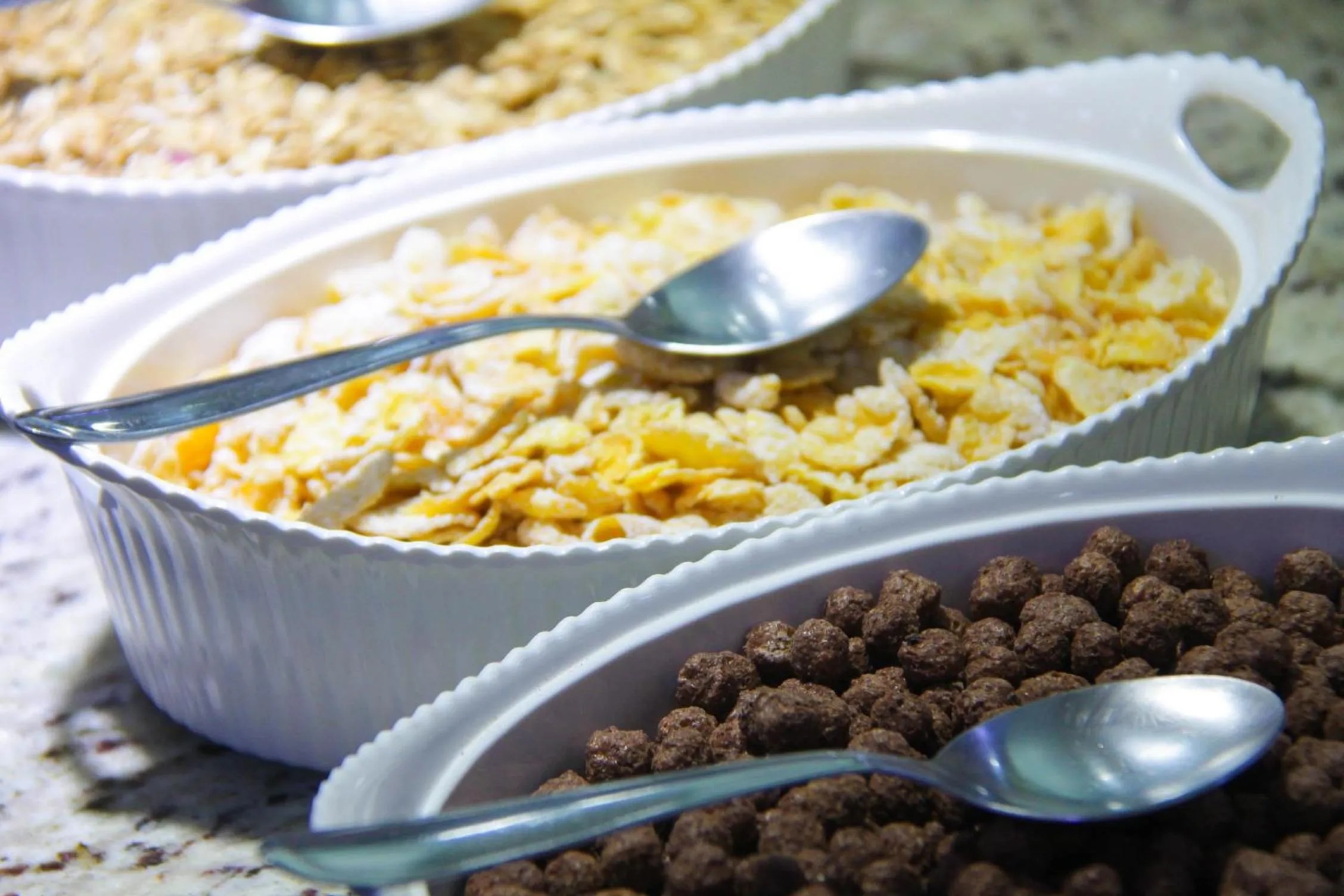 Breakfast in AJ Hotel Chapecó - Fácil Acesso Pátio Shopping e Rótula da Bandeira