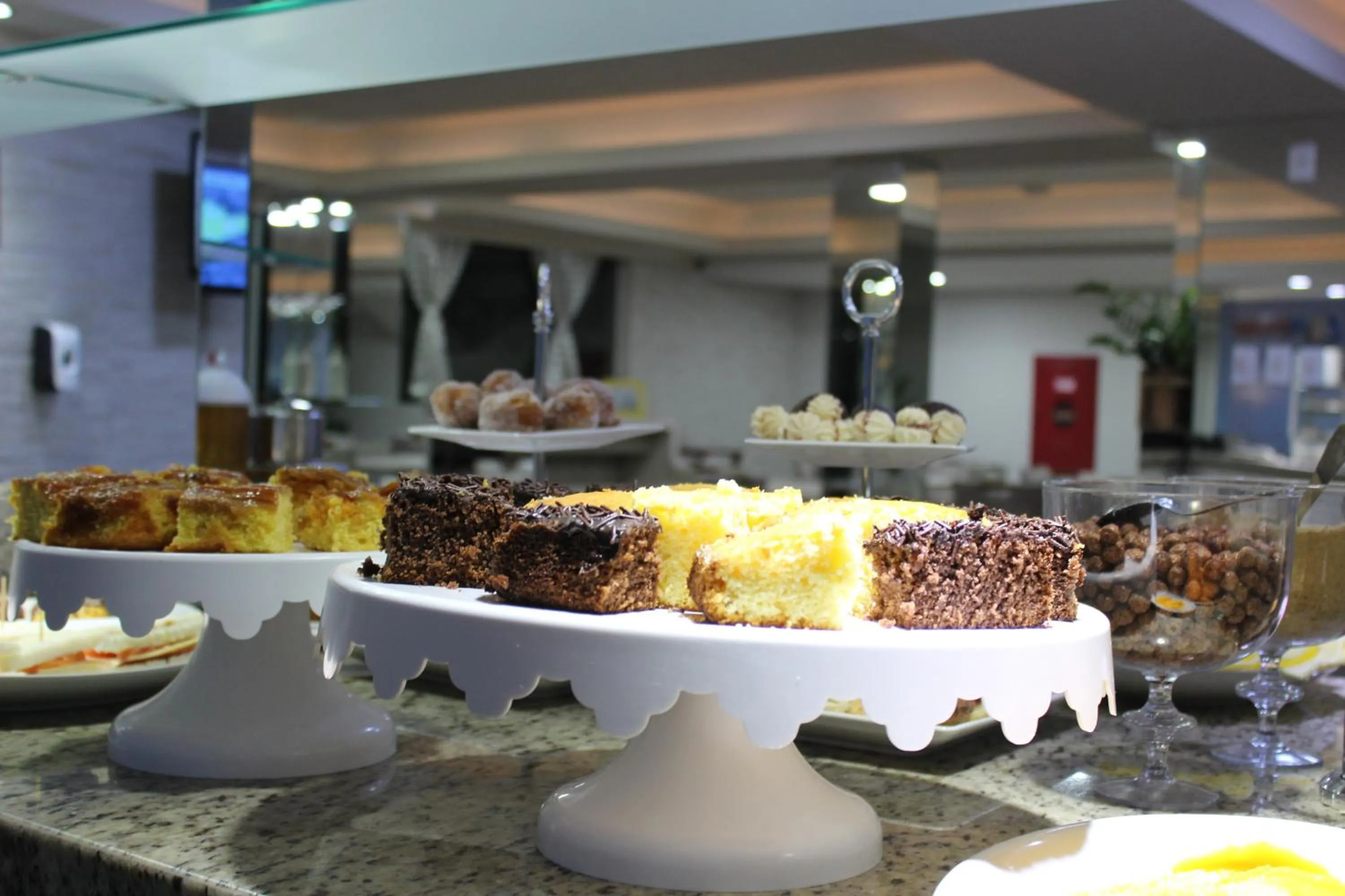 Buffet breakfast in AJ Hotel Chapecó - Fácil Acesso Pátio Shopping e Rótula da Bandeira