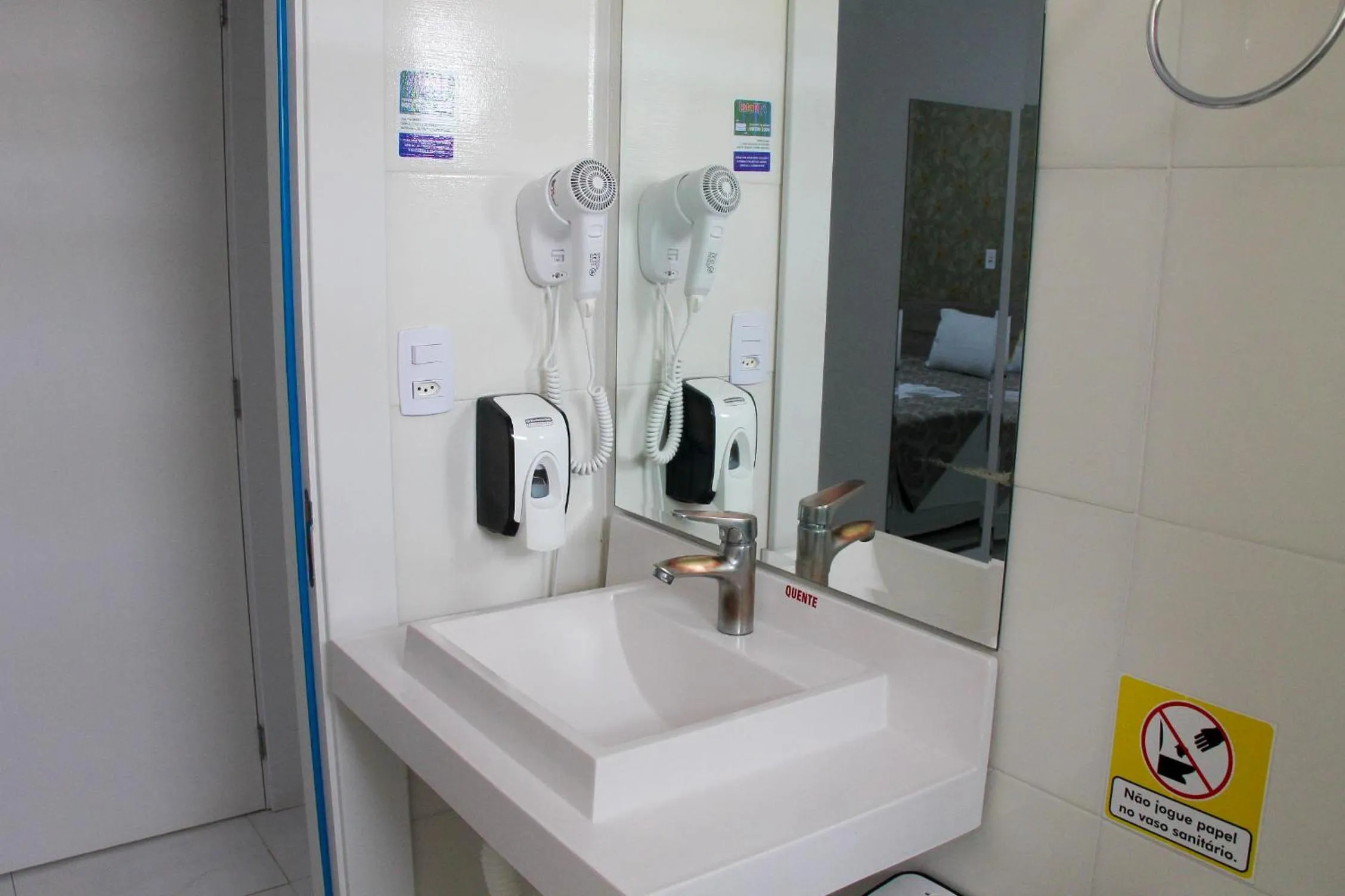 Bathroom in AJ Hotel Chapecó - Fácil Acesso Pátio Shopping e Rótula da Bandeira