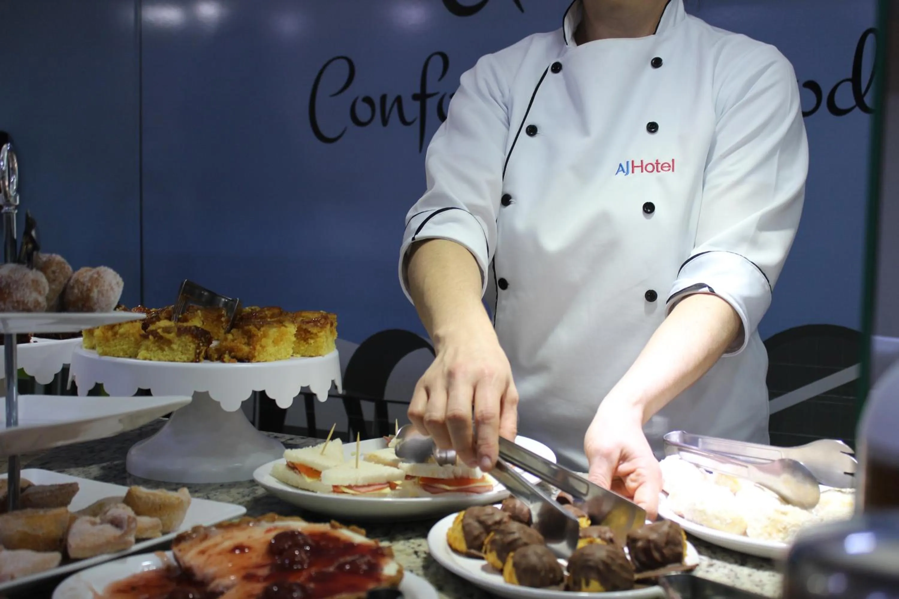 Food and drinks in AJ Hotel Chapecó - Fácil Acesso Pátio Shopping e Rótula da Bandeira