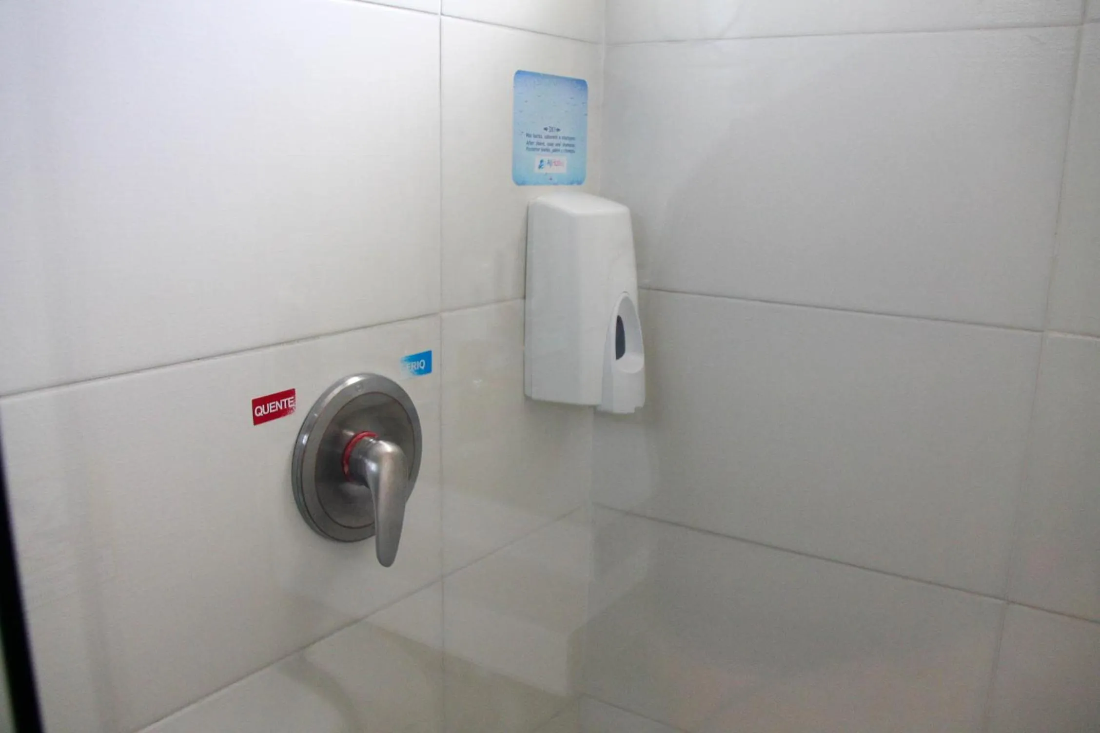 Bathroom in AJ Hotel Chapecó - Fácil Acesso Pátio Shopping e Rótula da Bandeira