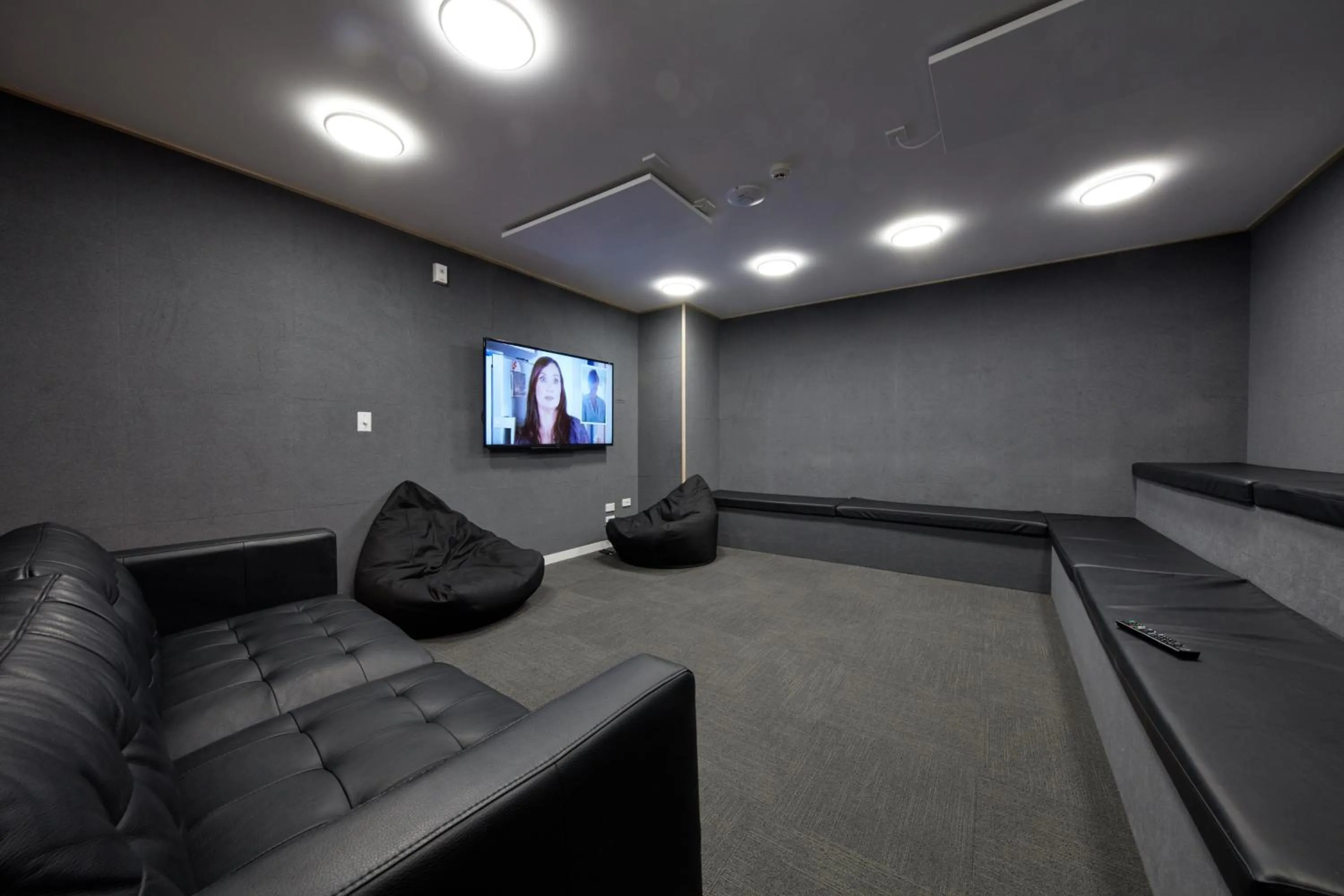 Communal lounge/ TV room in The Bealey Quarter