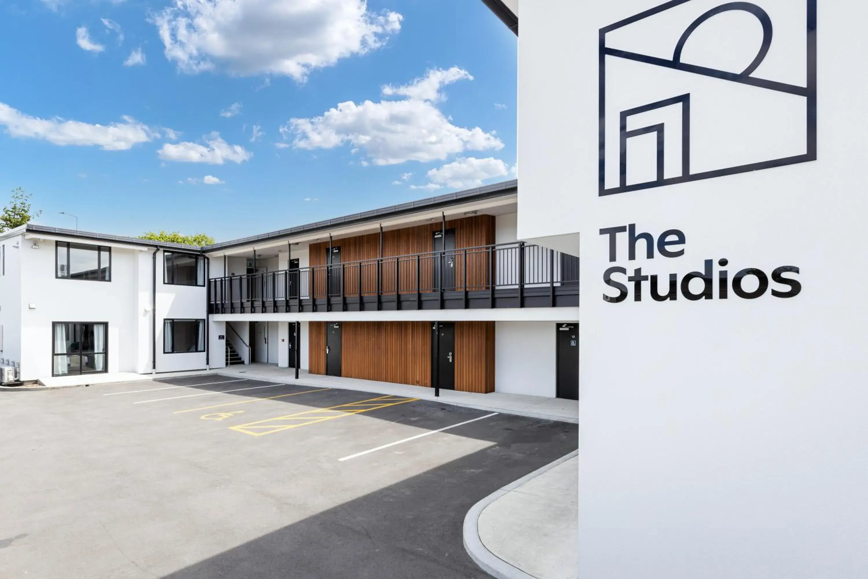 Facade/entrance in The Bealey Quarter Facade/entrance in The Bealey Quarter