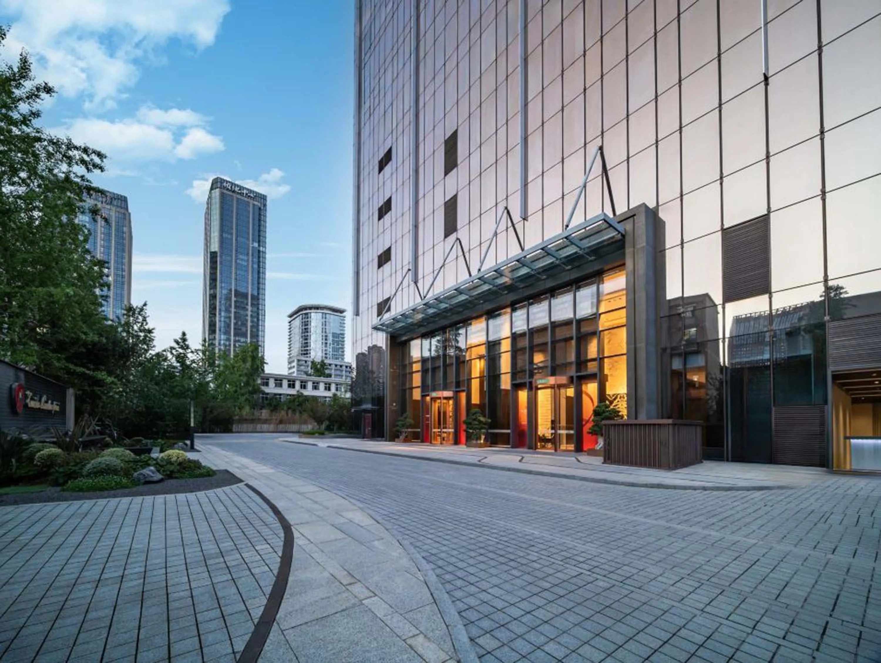 Yashan Tianlai S High-Rise Hotel (Chengdu chunxi road Tianfu Square)
