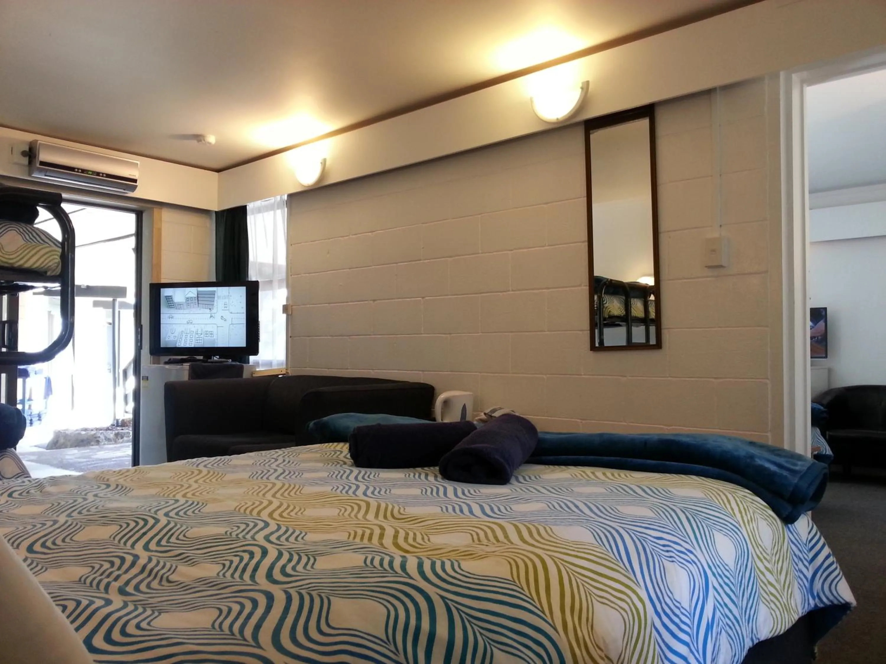 Bedroom, Bed in Orana Motor Inn & Restaurant