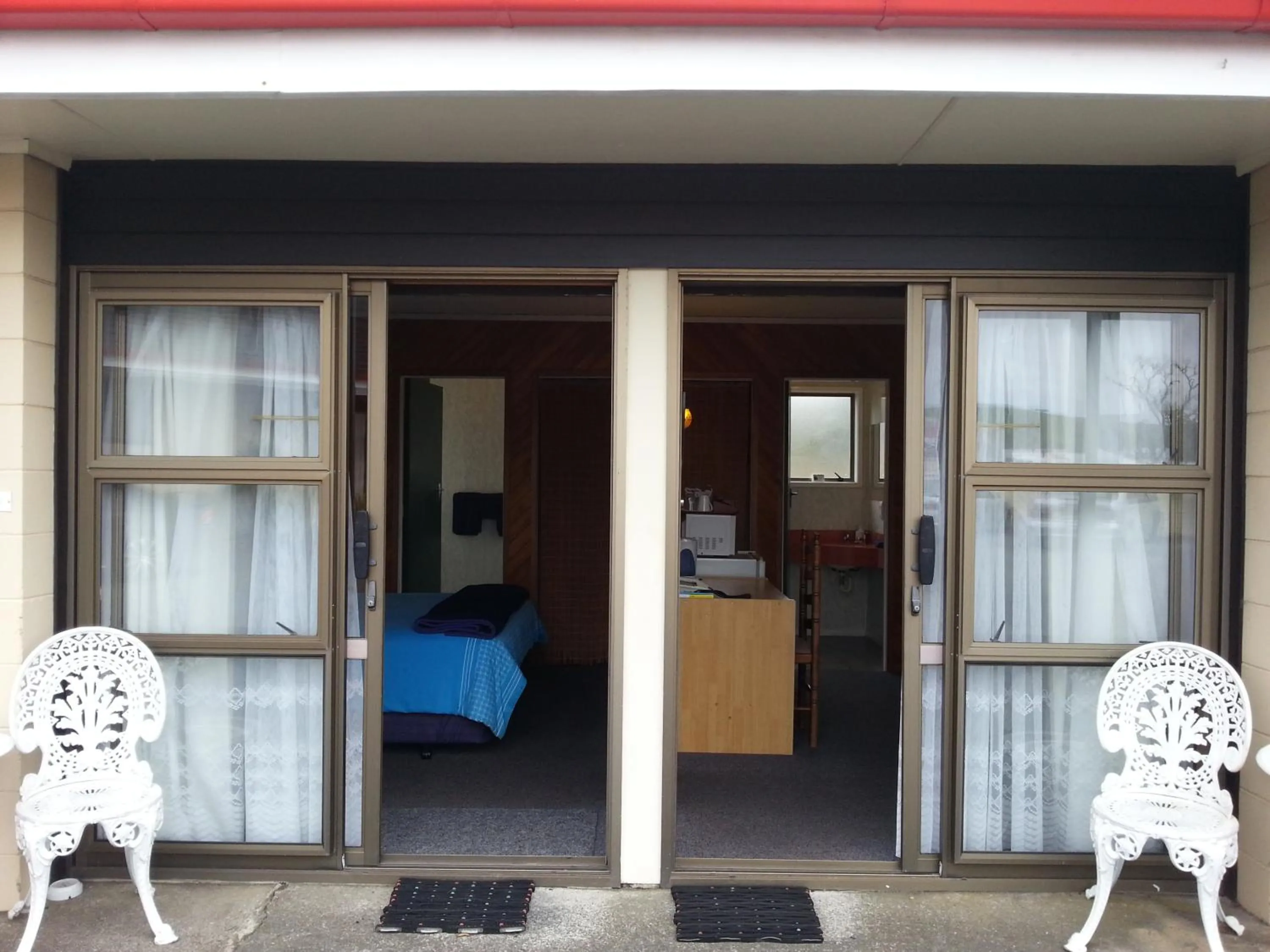 Facade/entrance in Orana Motor Inn & Restaurant