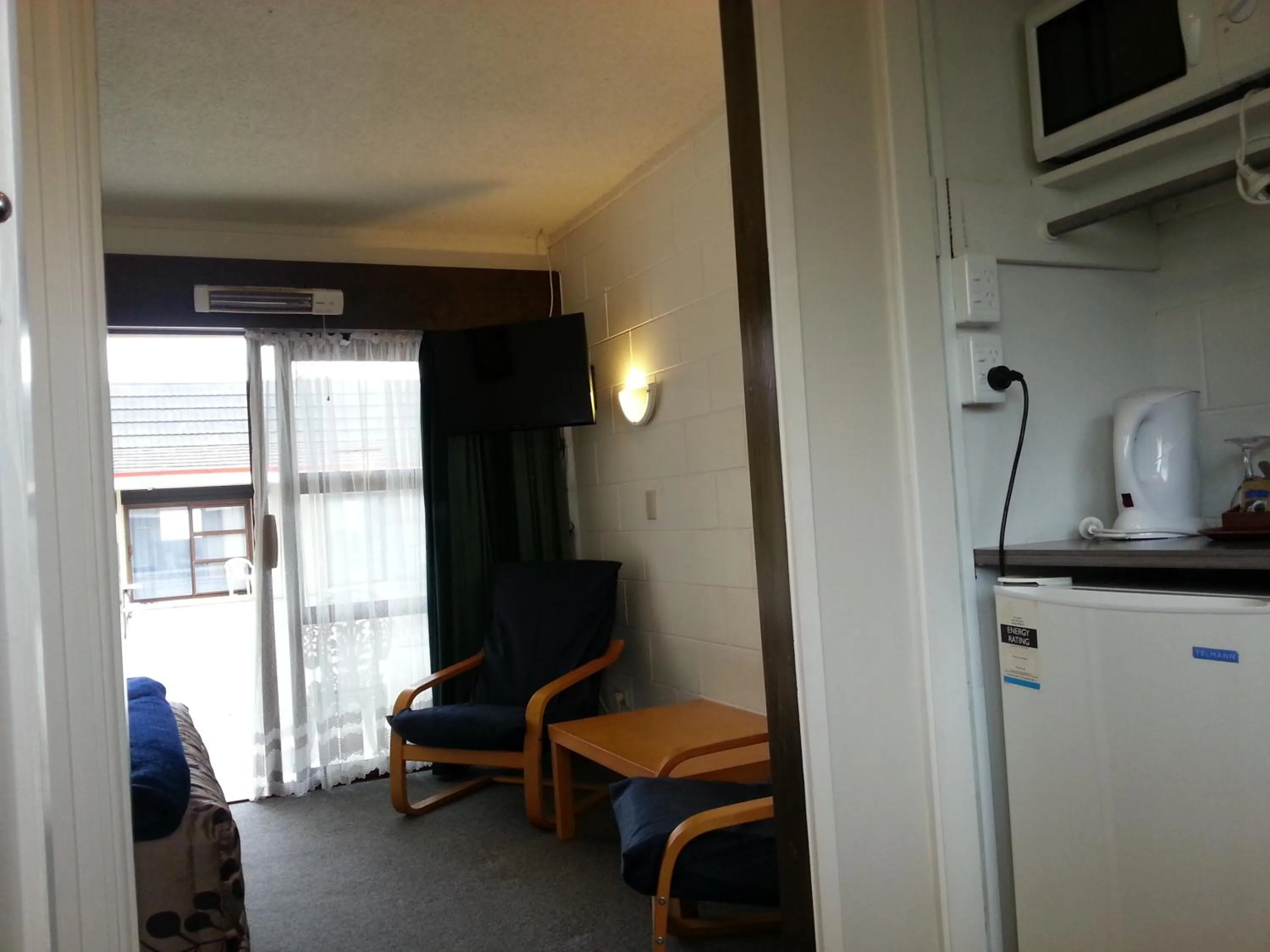 Coffee/tea facilities in Orana Motor Inn & Restaurant