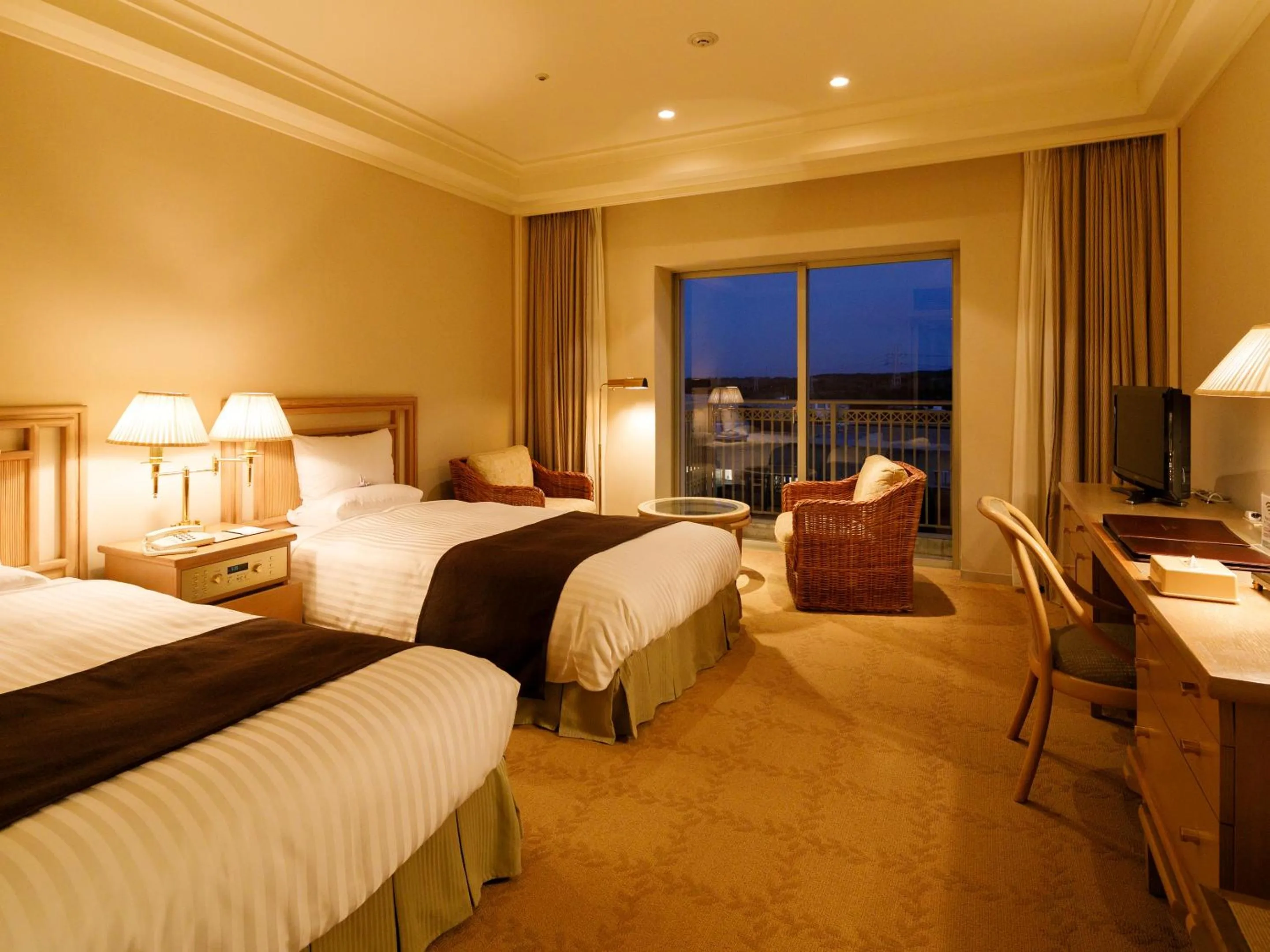 Photo of the whole room, Bed in Okura Akademia Park Hotel