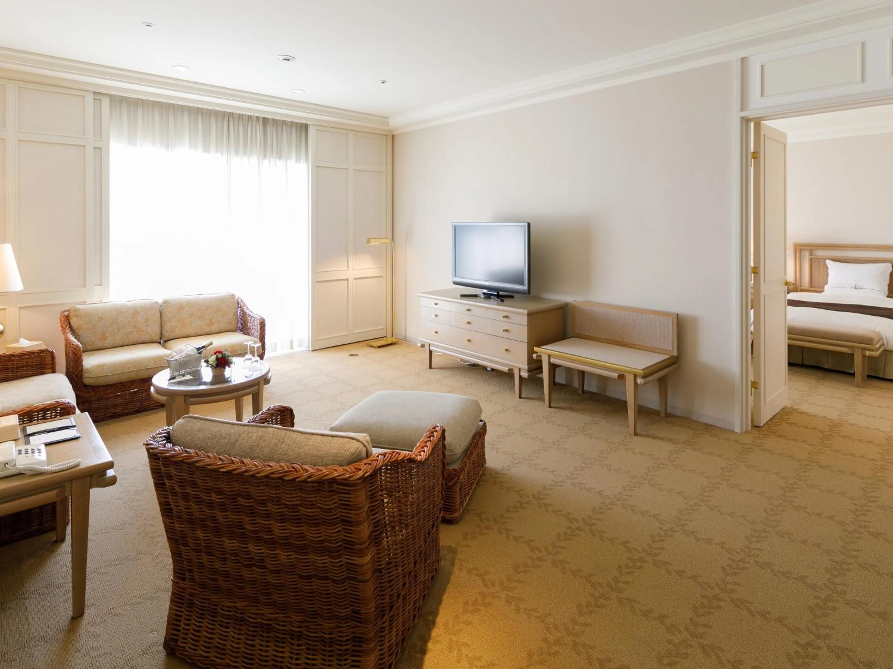 Photo of the whole room, Bed in Okura Akademia Park Hotel