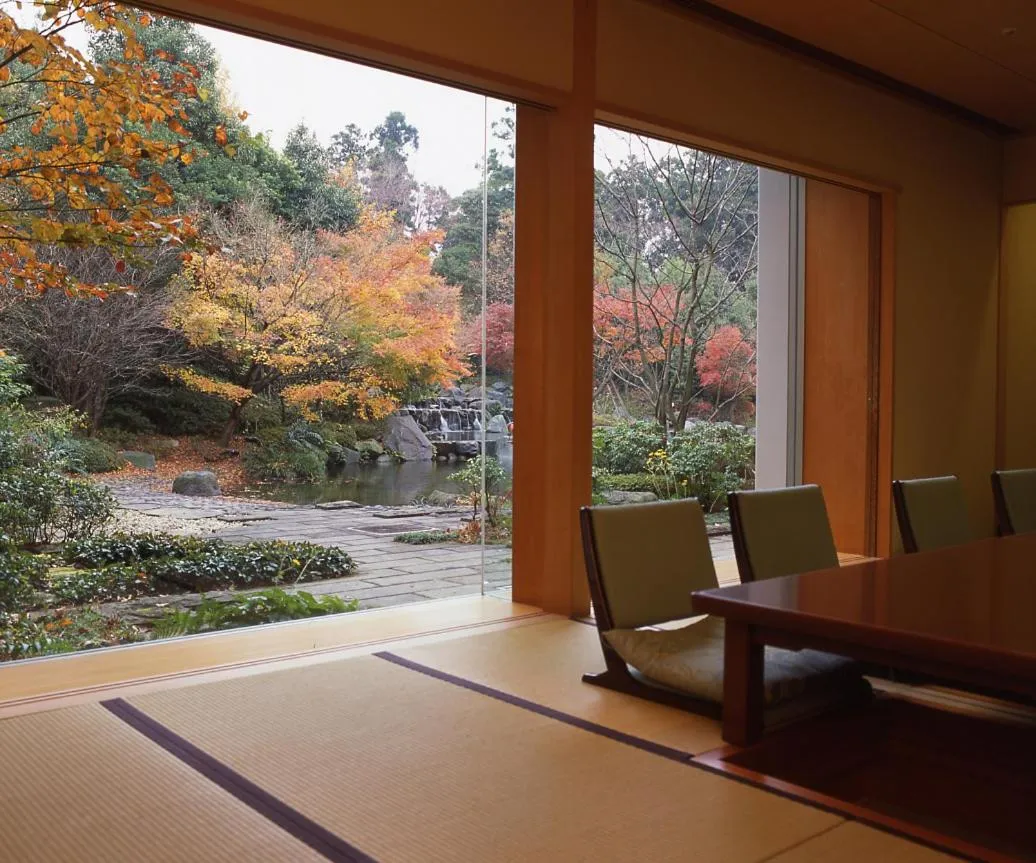 Restaurant/places to eat in Okura Akademia Park Hotel