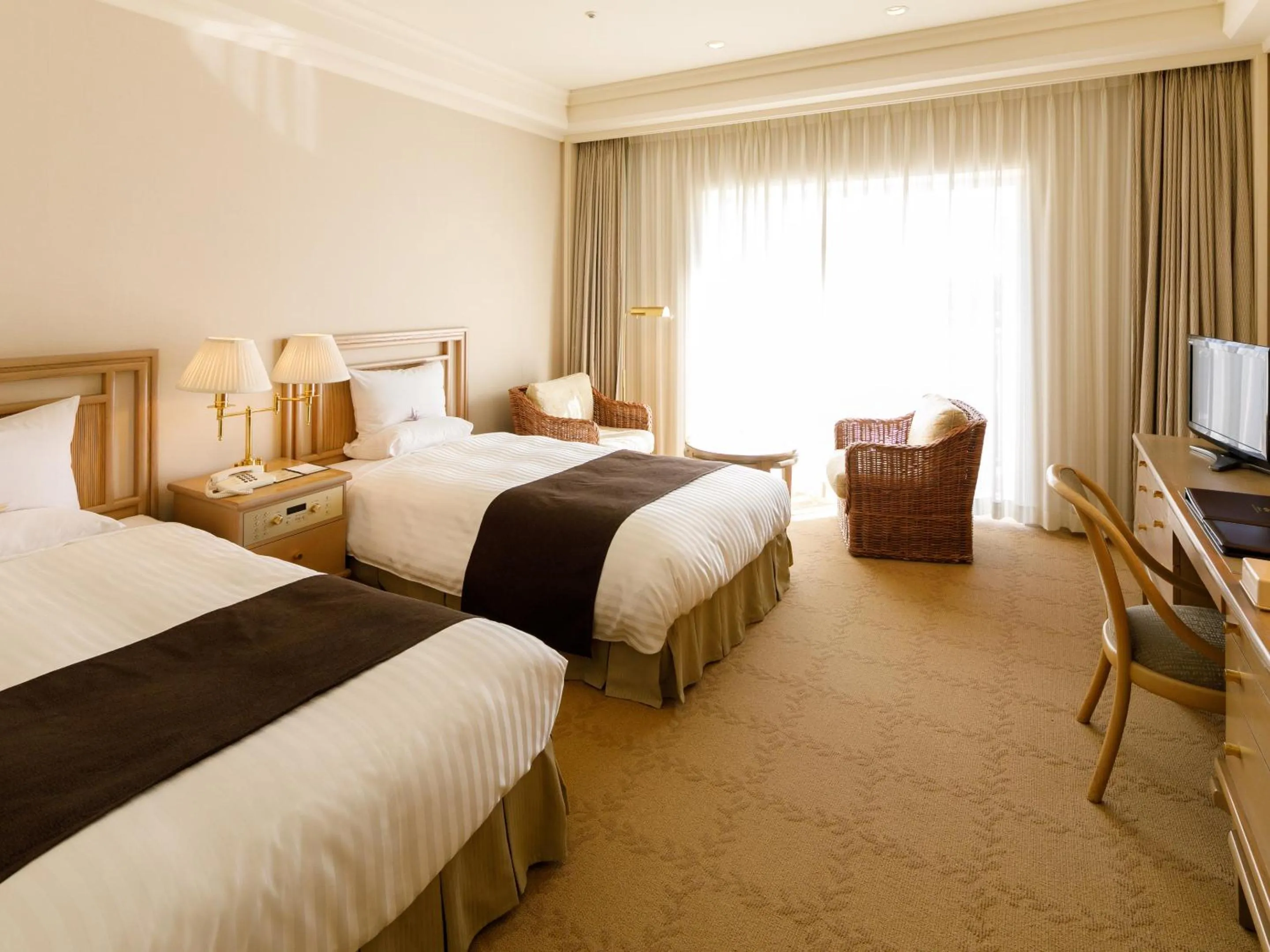 Photo of the whole room, Bed in Okura Akademia Park Hotel