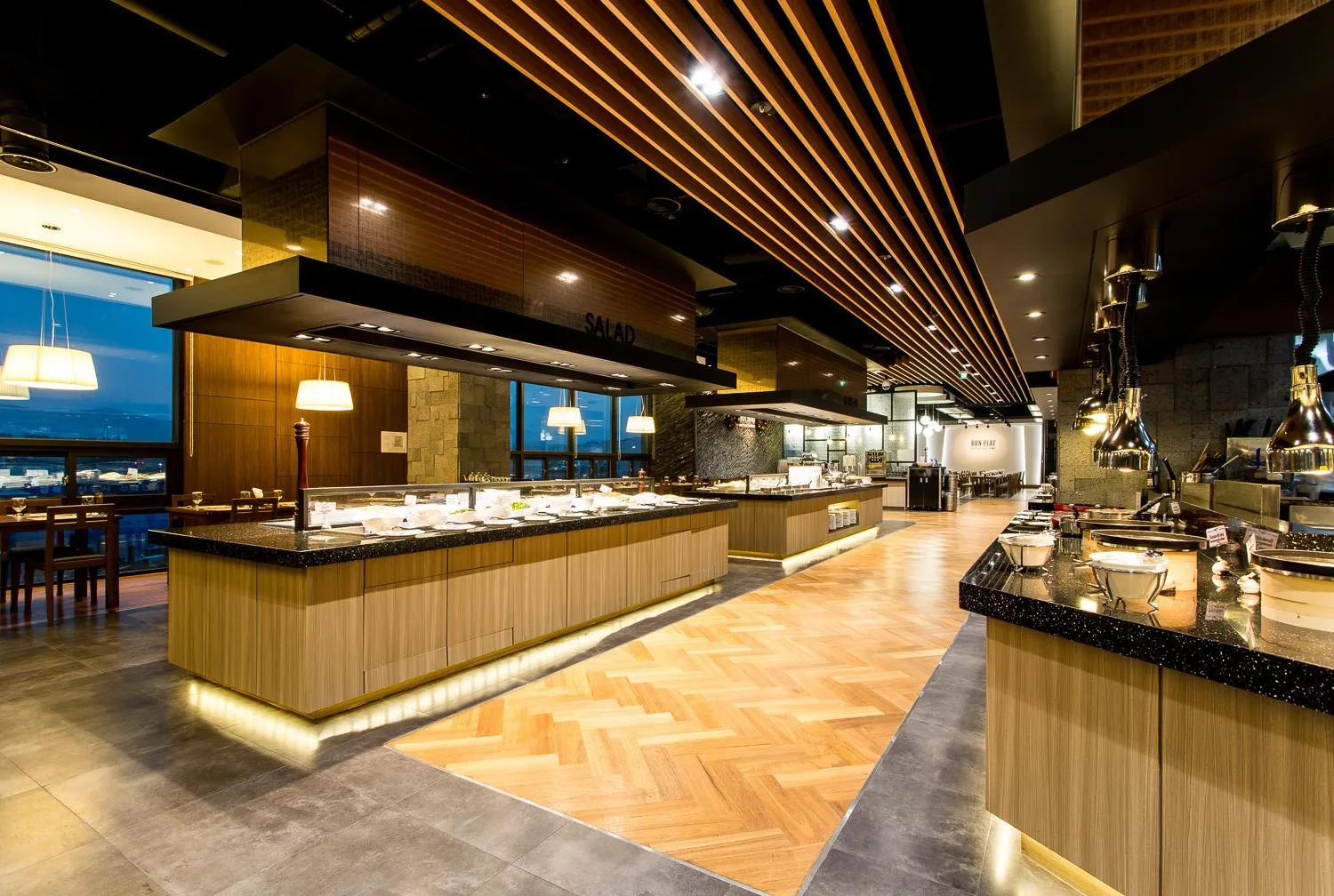 Restaurant/places to eat in Hotel Logenir