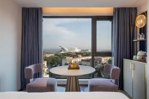Deluxe Twin Room with Sea View in Manxin Qingdao Golden Beach Beer City Seaview Hotel Deluxe Twin Room with Sea View in Manxin Qingdao Golden Beach Beer City Seaview Hotel