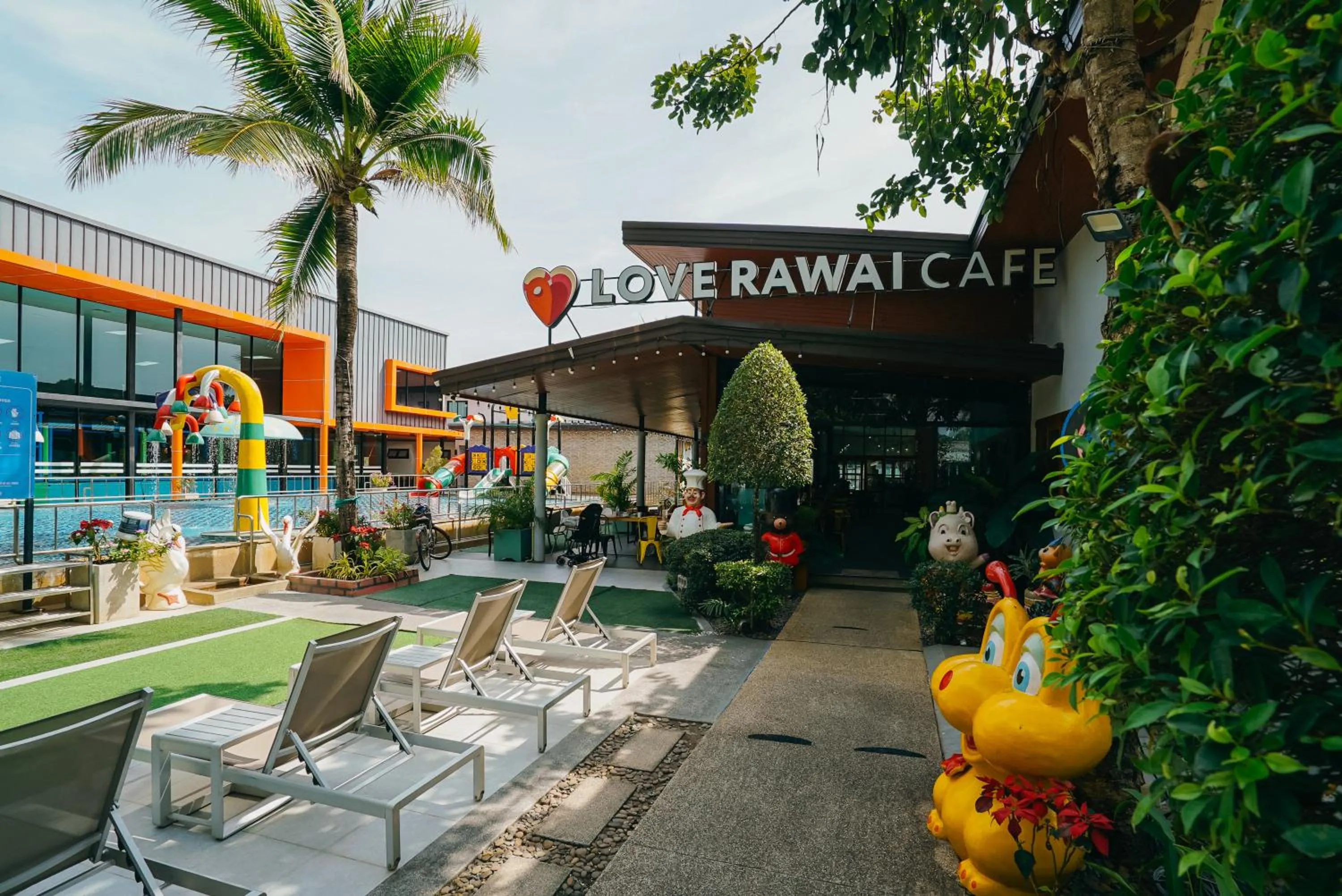 Restaurant/places to eat in Rawayana West Villas & Kids Park