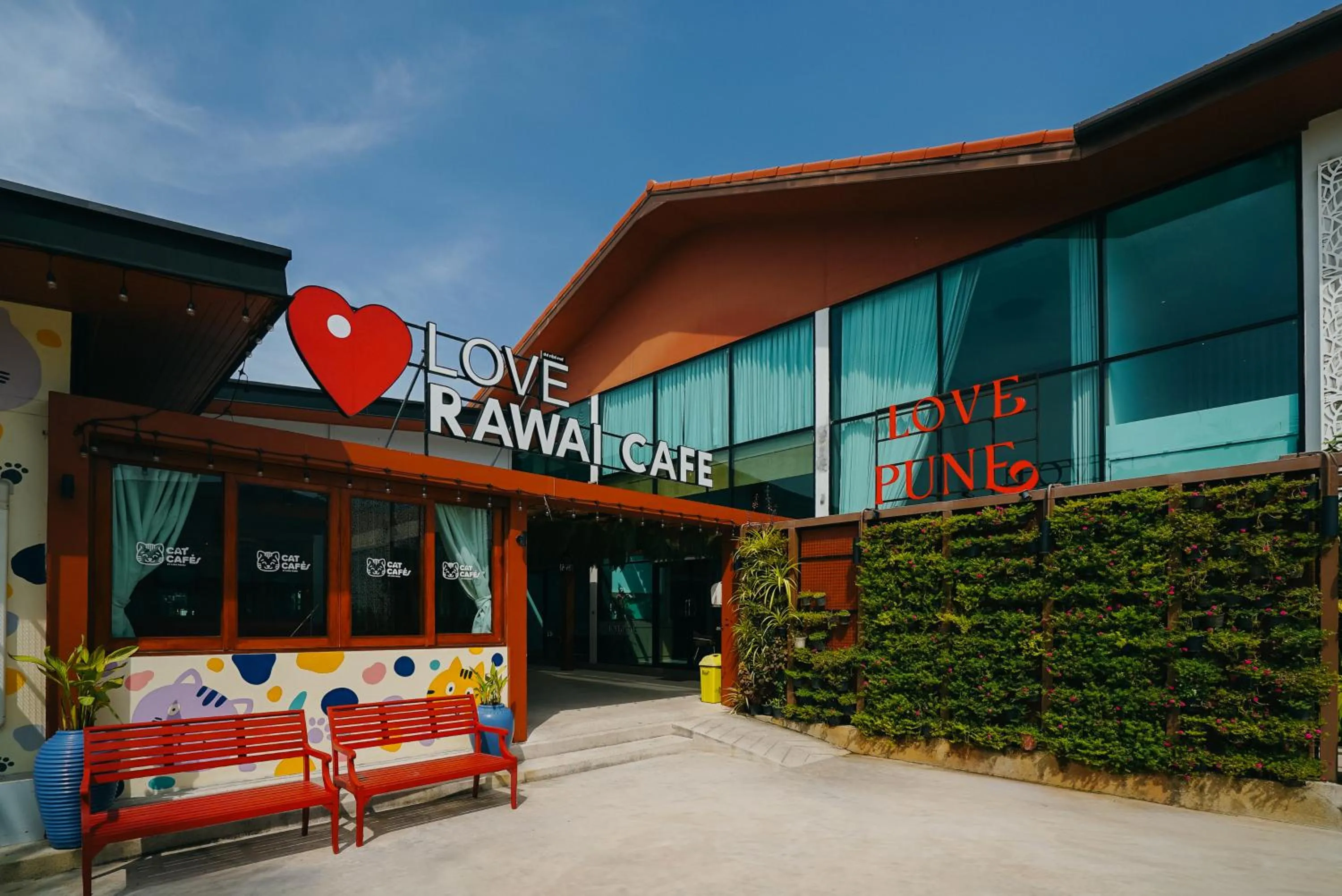 Restaurant/places to eat in Rawayana West Villas & Kids Park