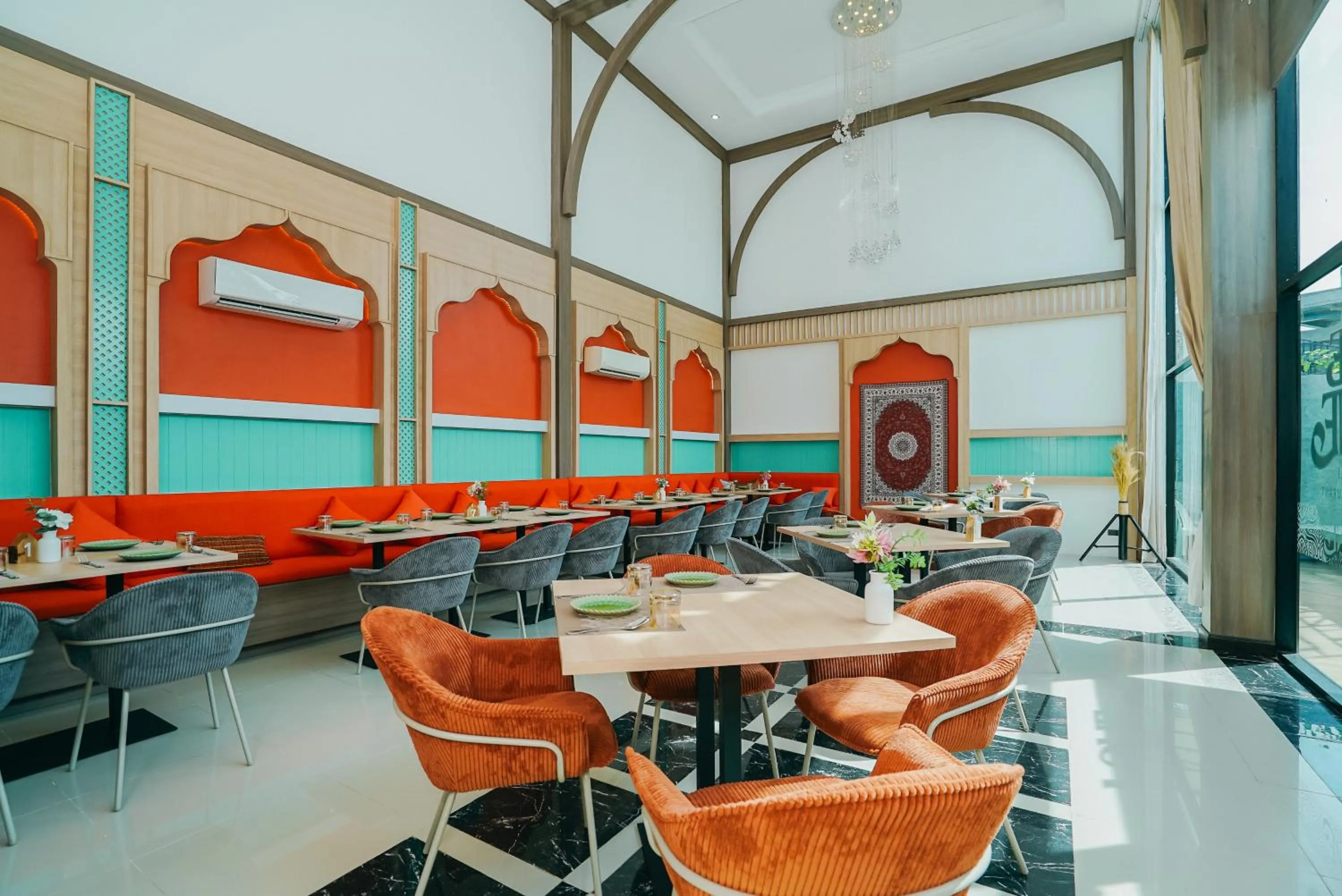 Restaurant/places to eat in Rawayana West Villas & Kids Park