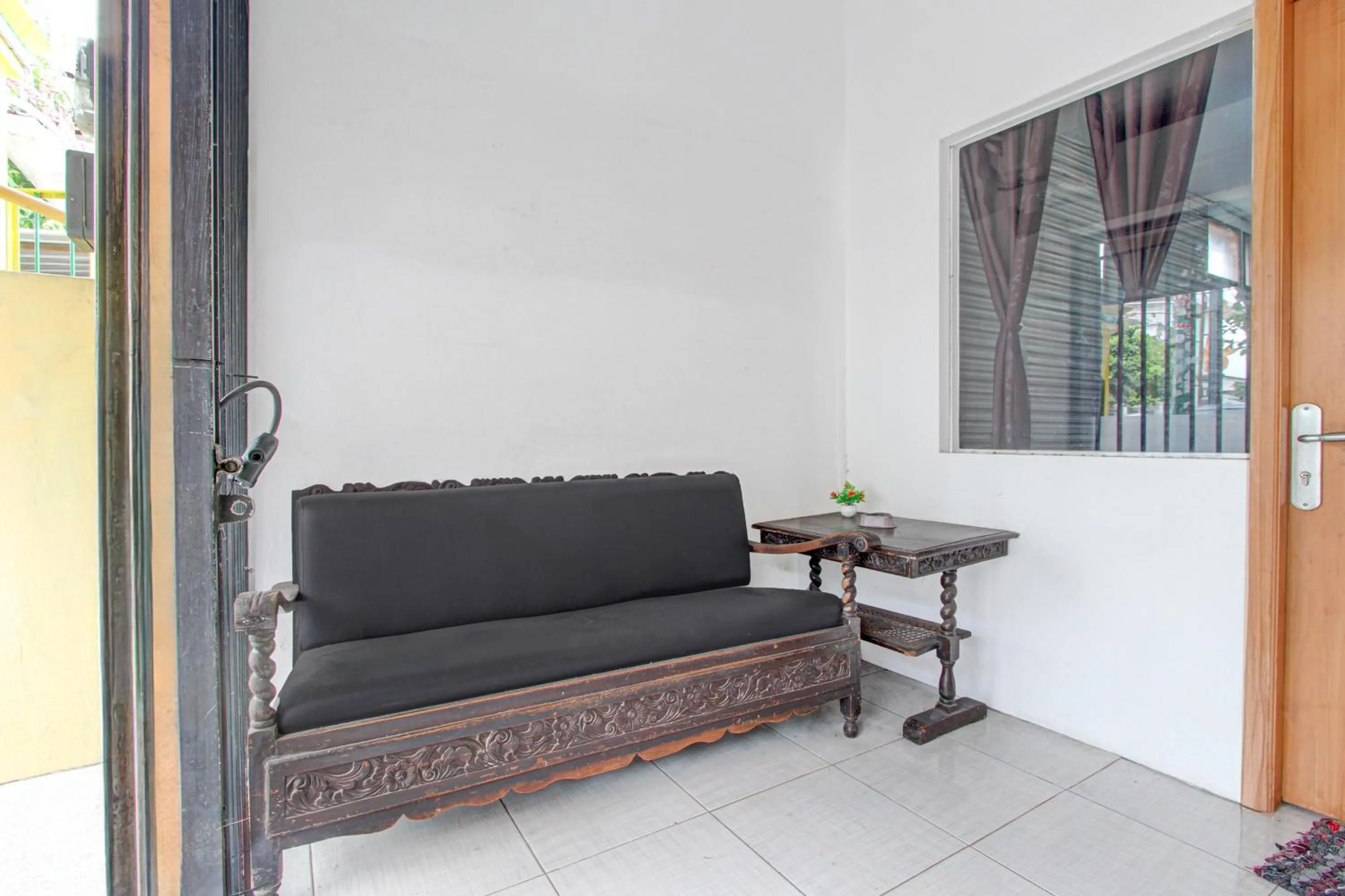 Seating area in OYO 95057 Abe Homestay