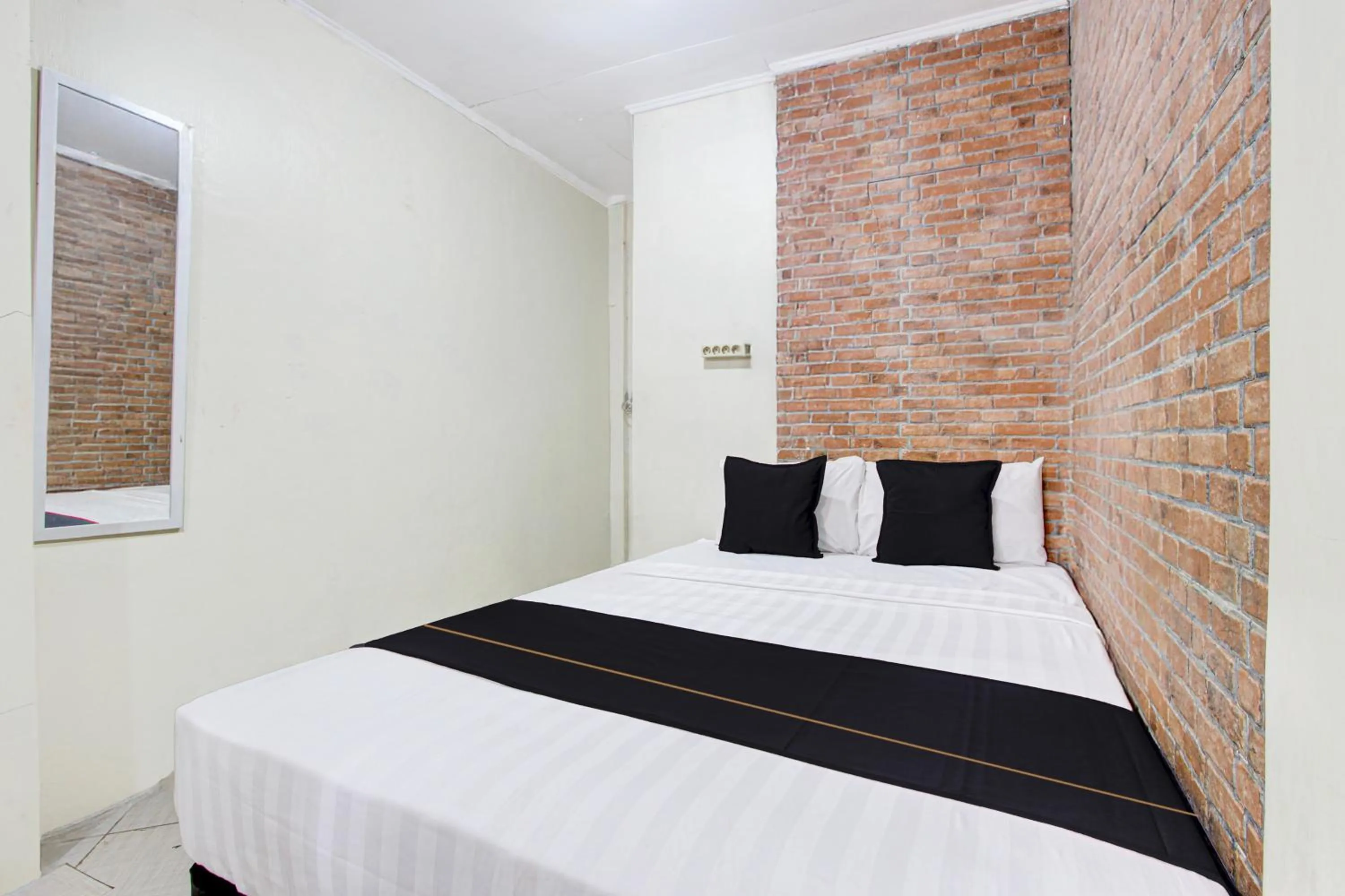 Bedroom, Bed in OYO 95057 Abe Homestay