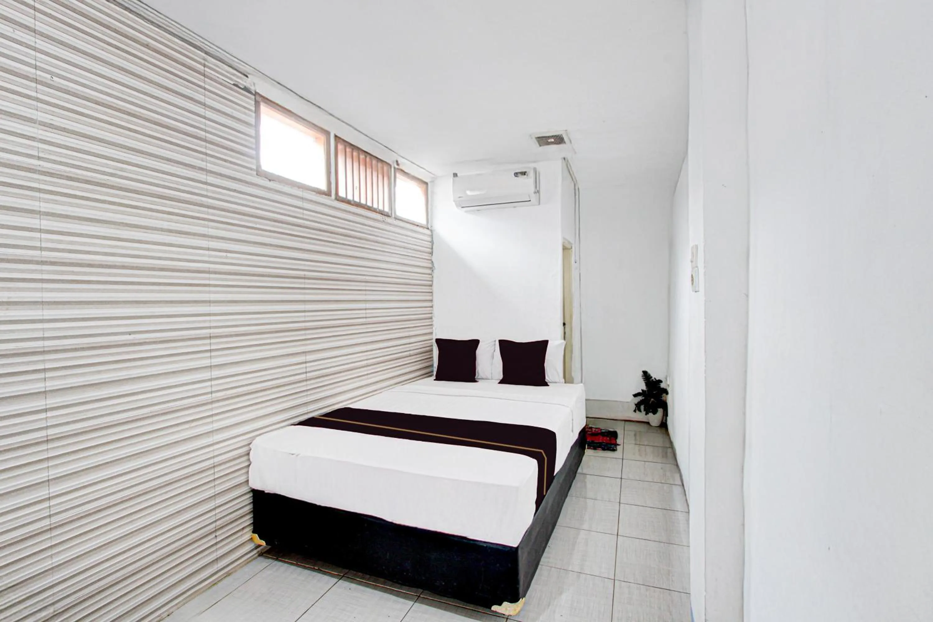 Photo of the whole room, Bed in OYO 95057 Abe Homestay