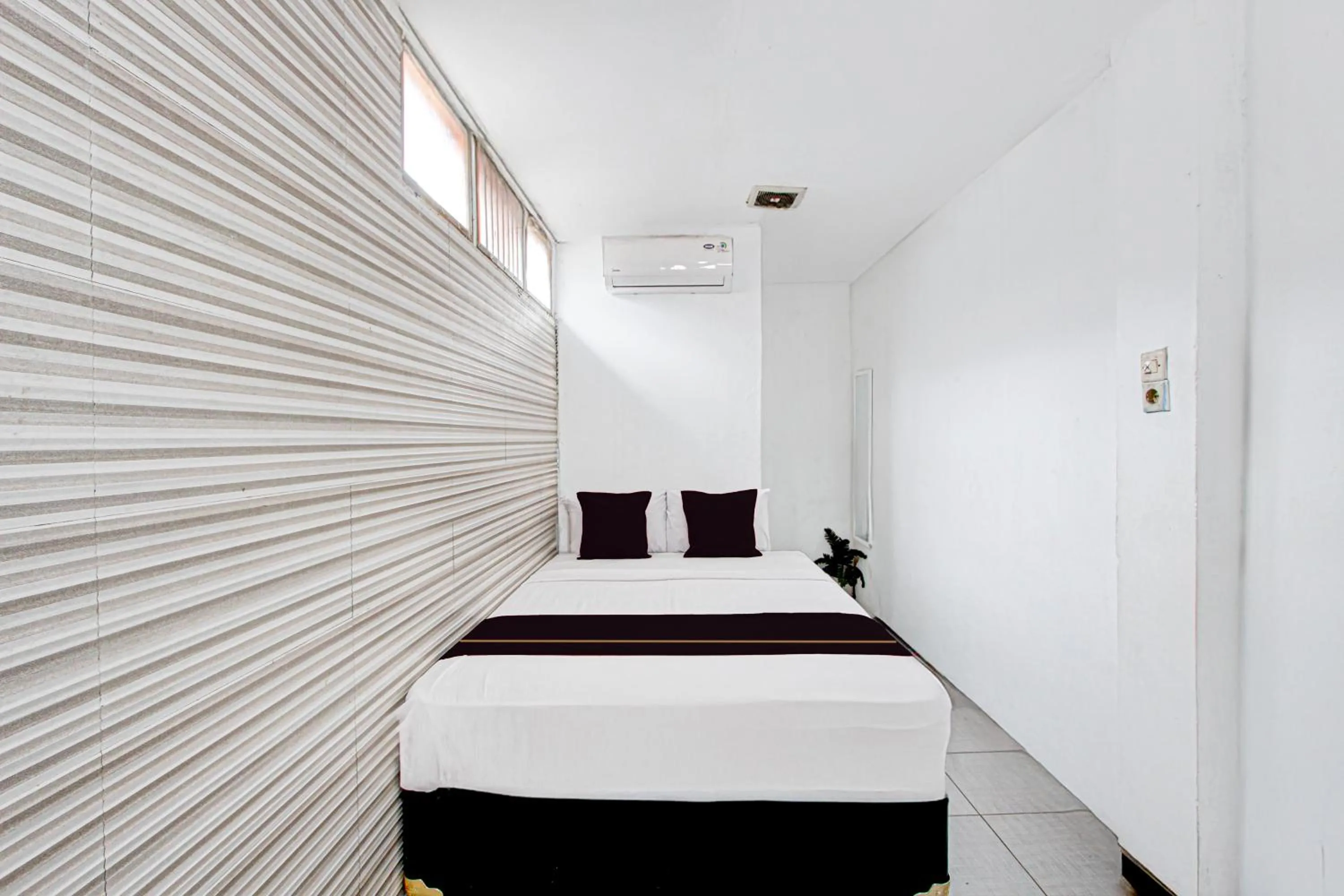 Bedroom, Bed in OYO 95057 Abe Homestay