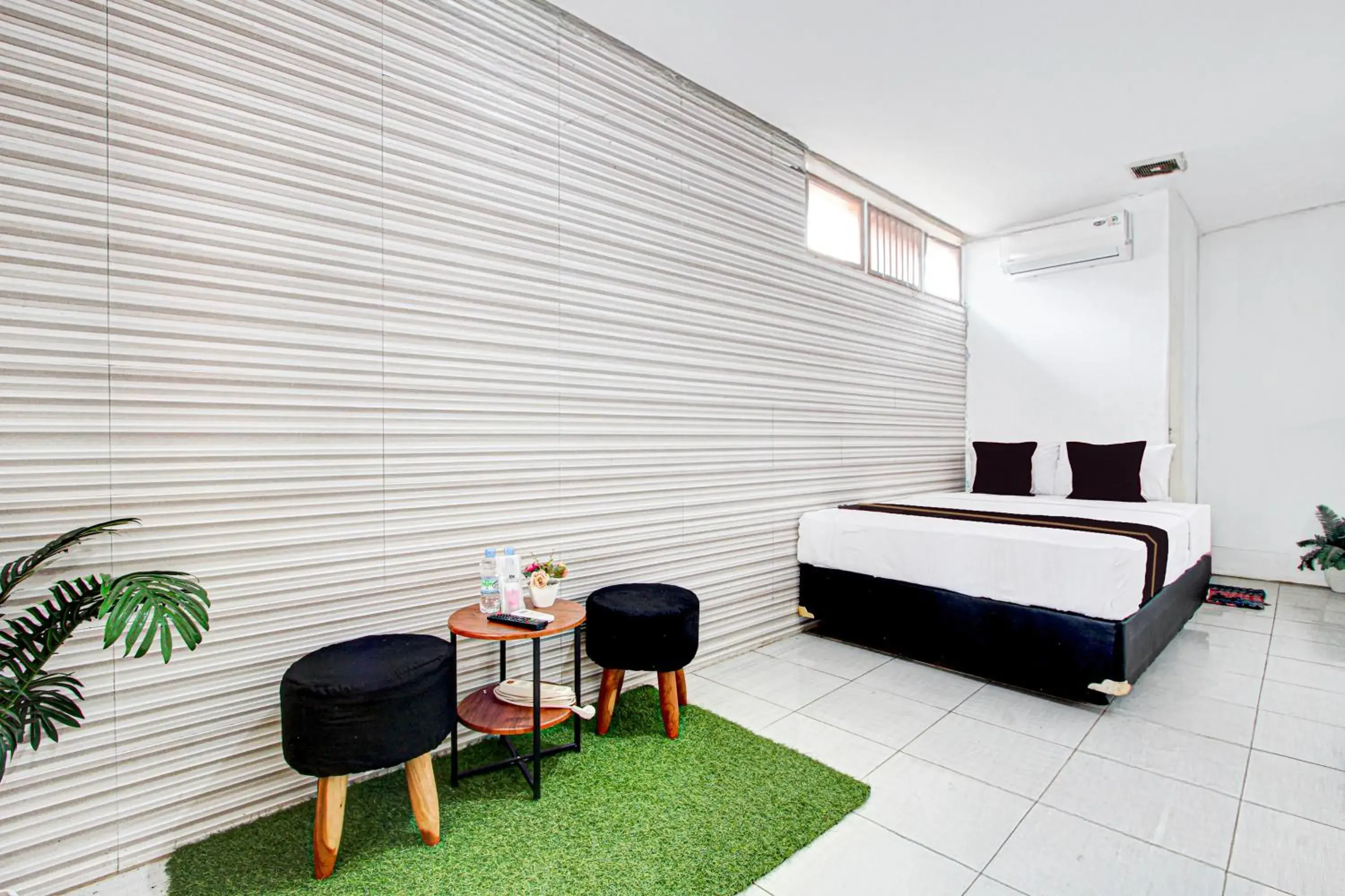 Deluxe Double Room in OYO 95057 Abe Homestay Deluxe Double Room in OYO 95057 Abe Homestay