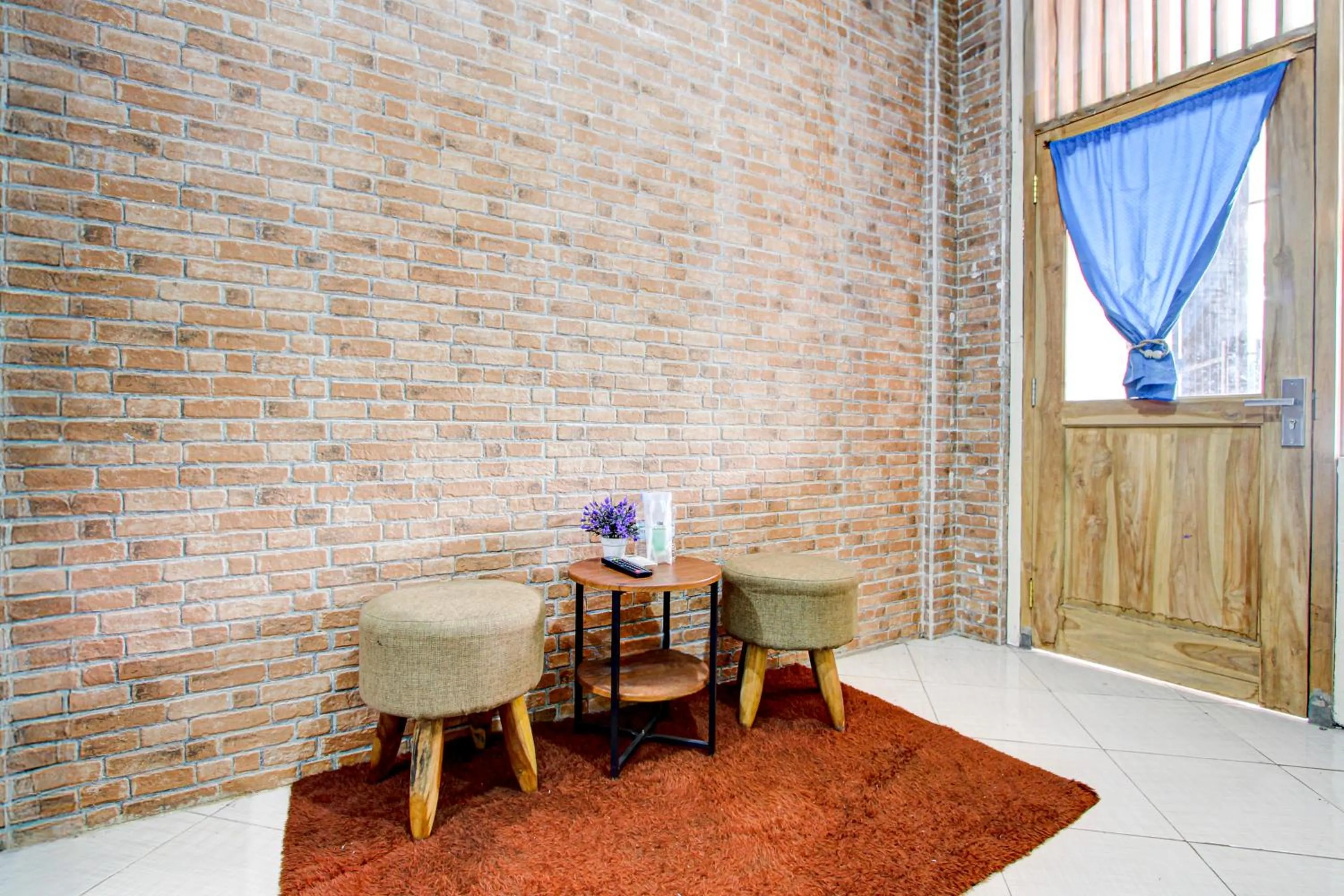 Seating area in OYO 95057 Abe Homestay