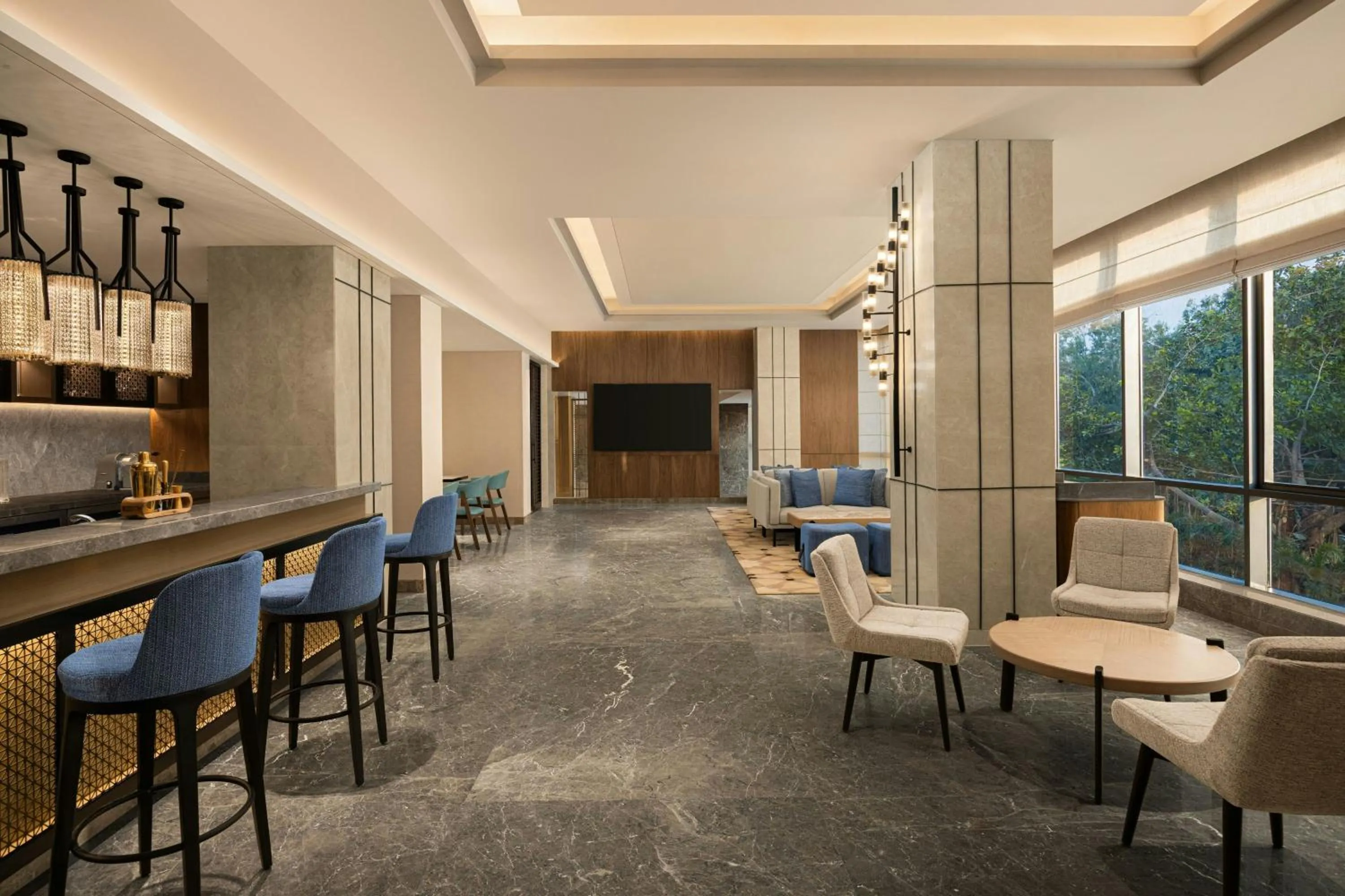 Lounge or bar in Four Points by Sheraton Amritsar, Mall Road