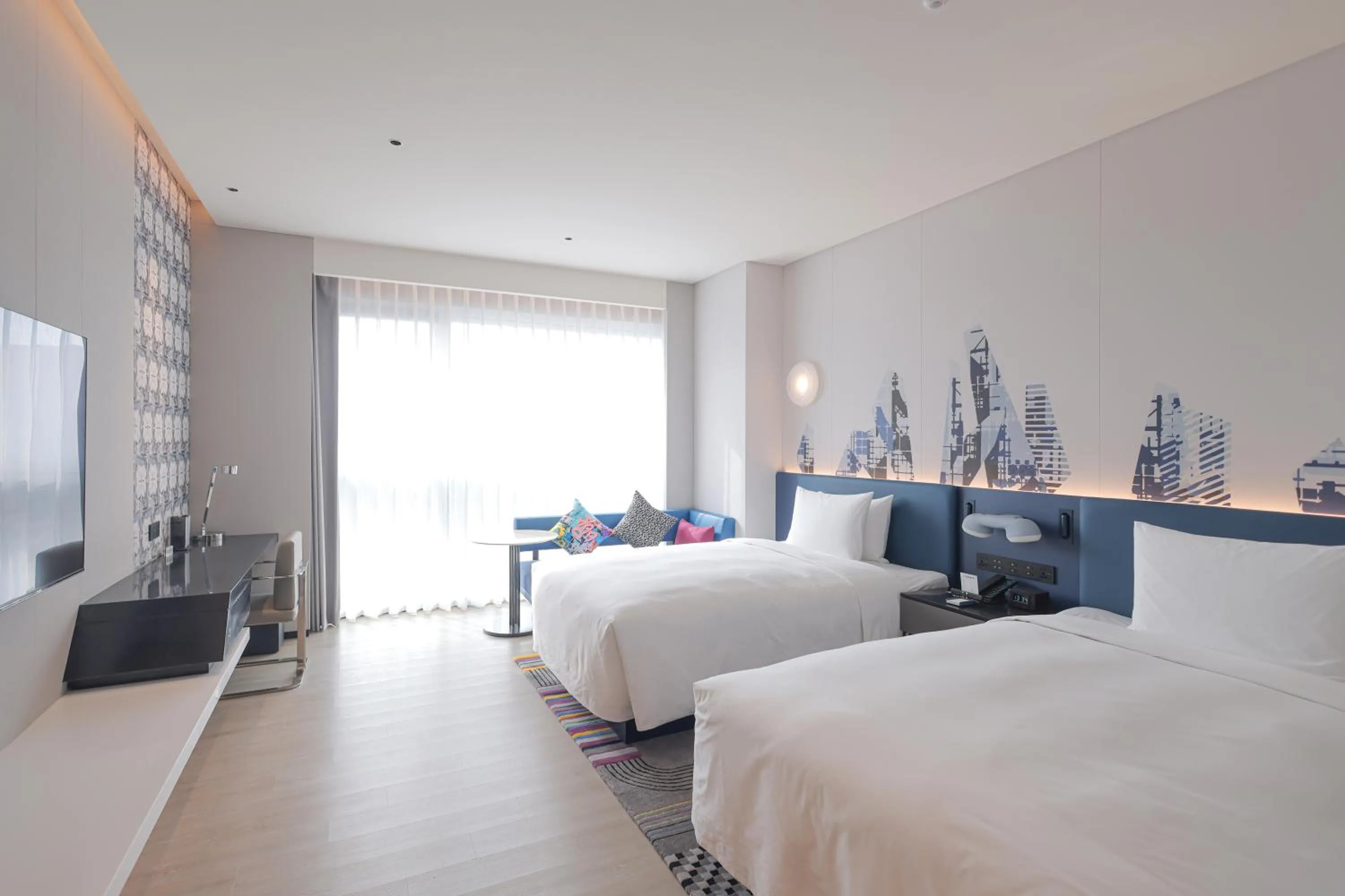 Bed in Aloft Shanghai Hongqiao