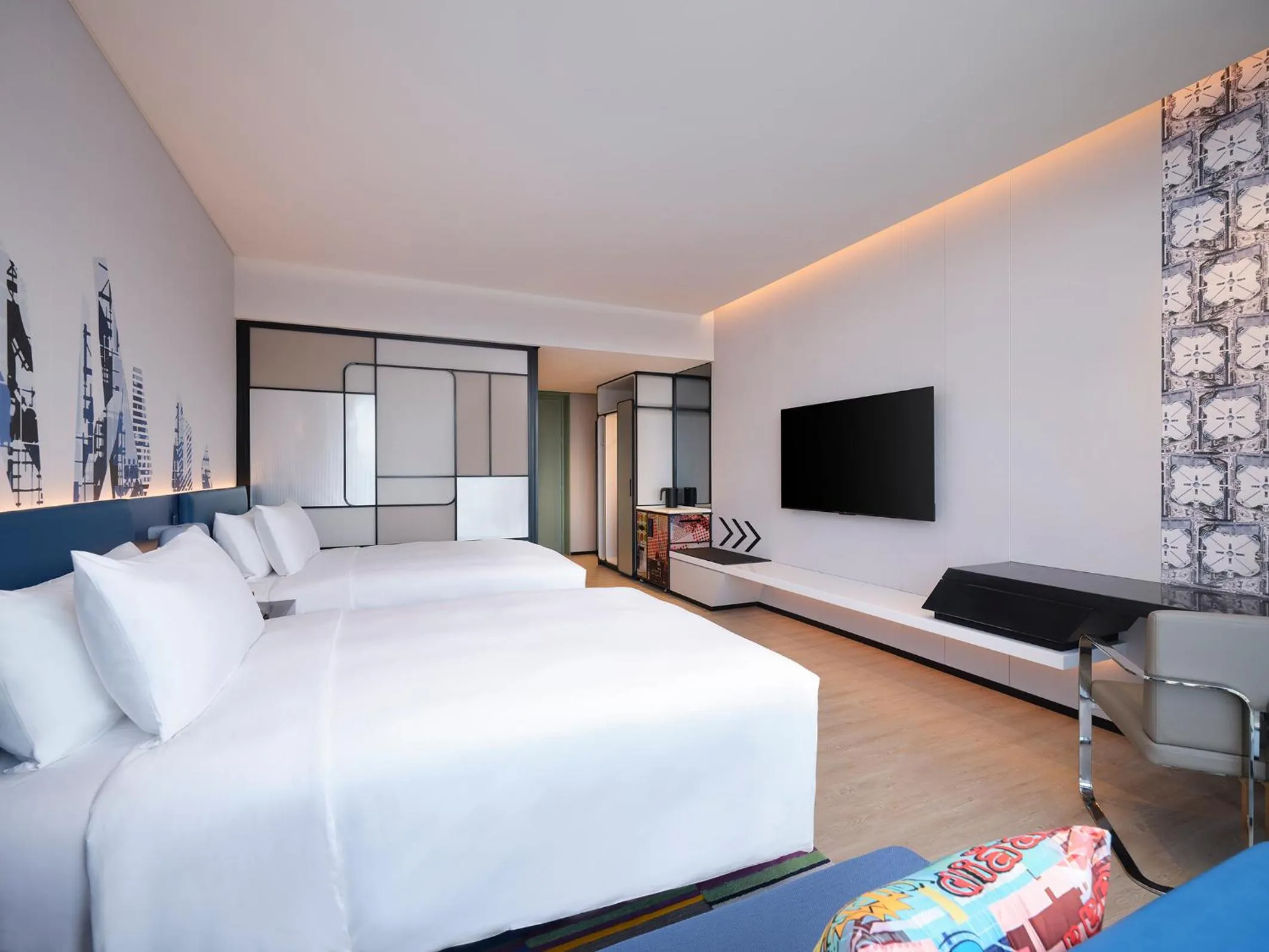 Photo of the whole room, Bed in Aloft Shanghai Hongqiao