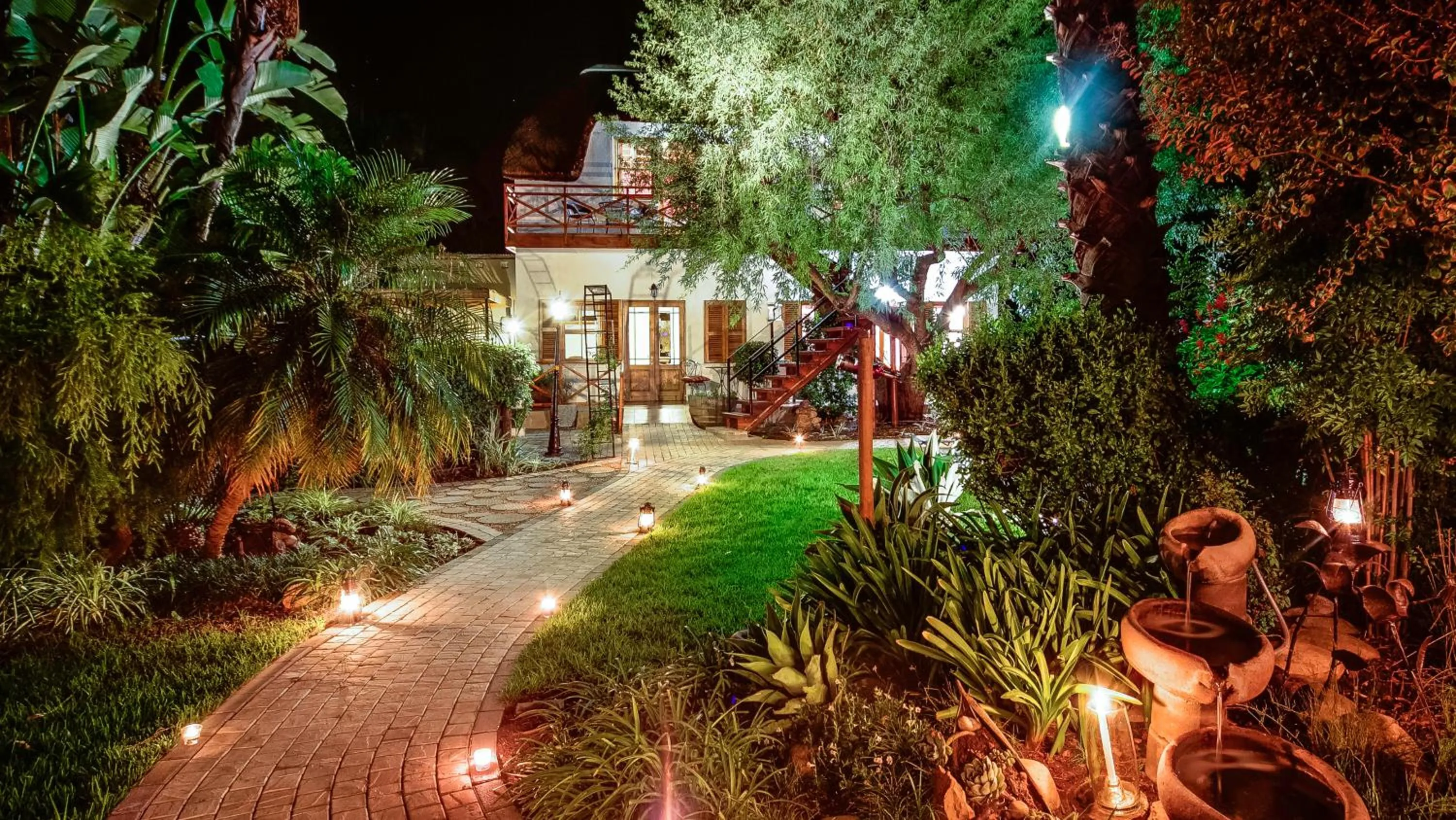 Garden in GuBas De Hoek meet eat sleep