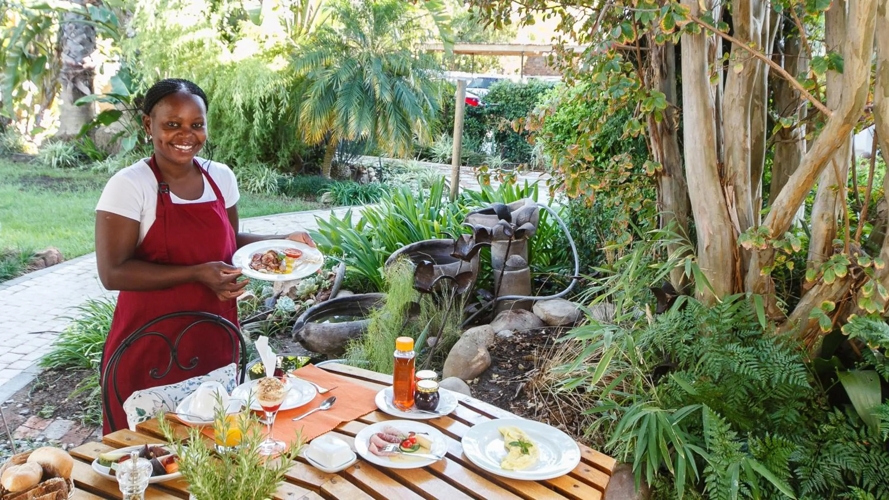 Food and drinks in GuBas De Hoek meet eat sleep