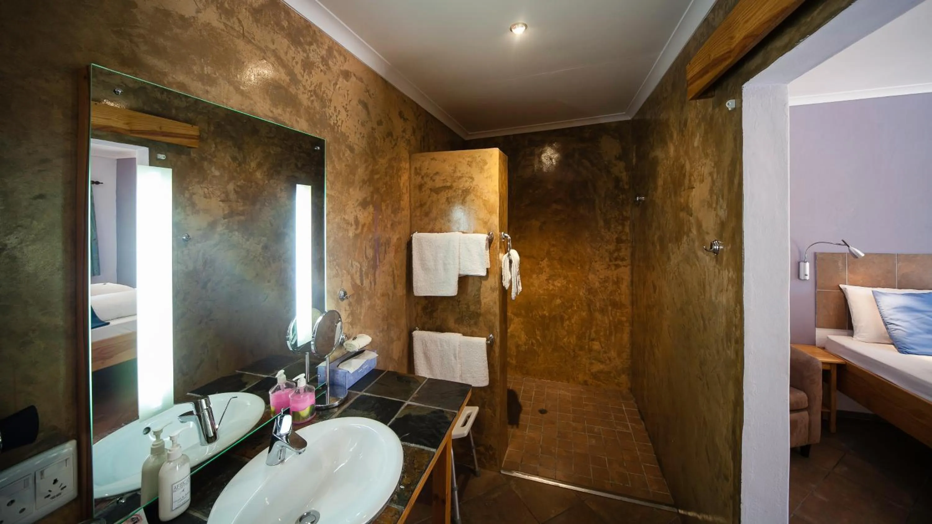 Bathroom in GuBas De Hoek meet eat sleep