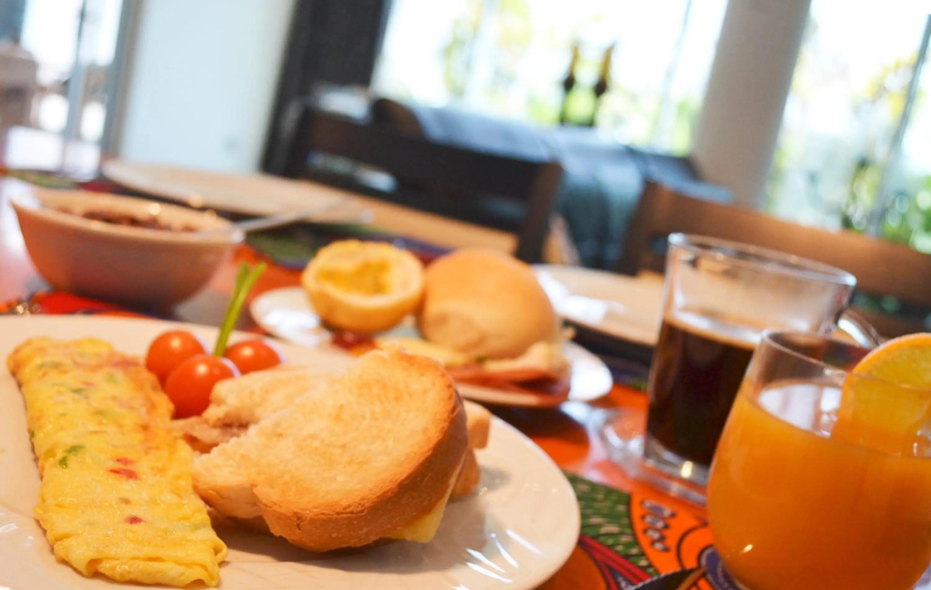 Continental breakfast in Art House