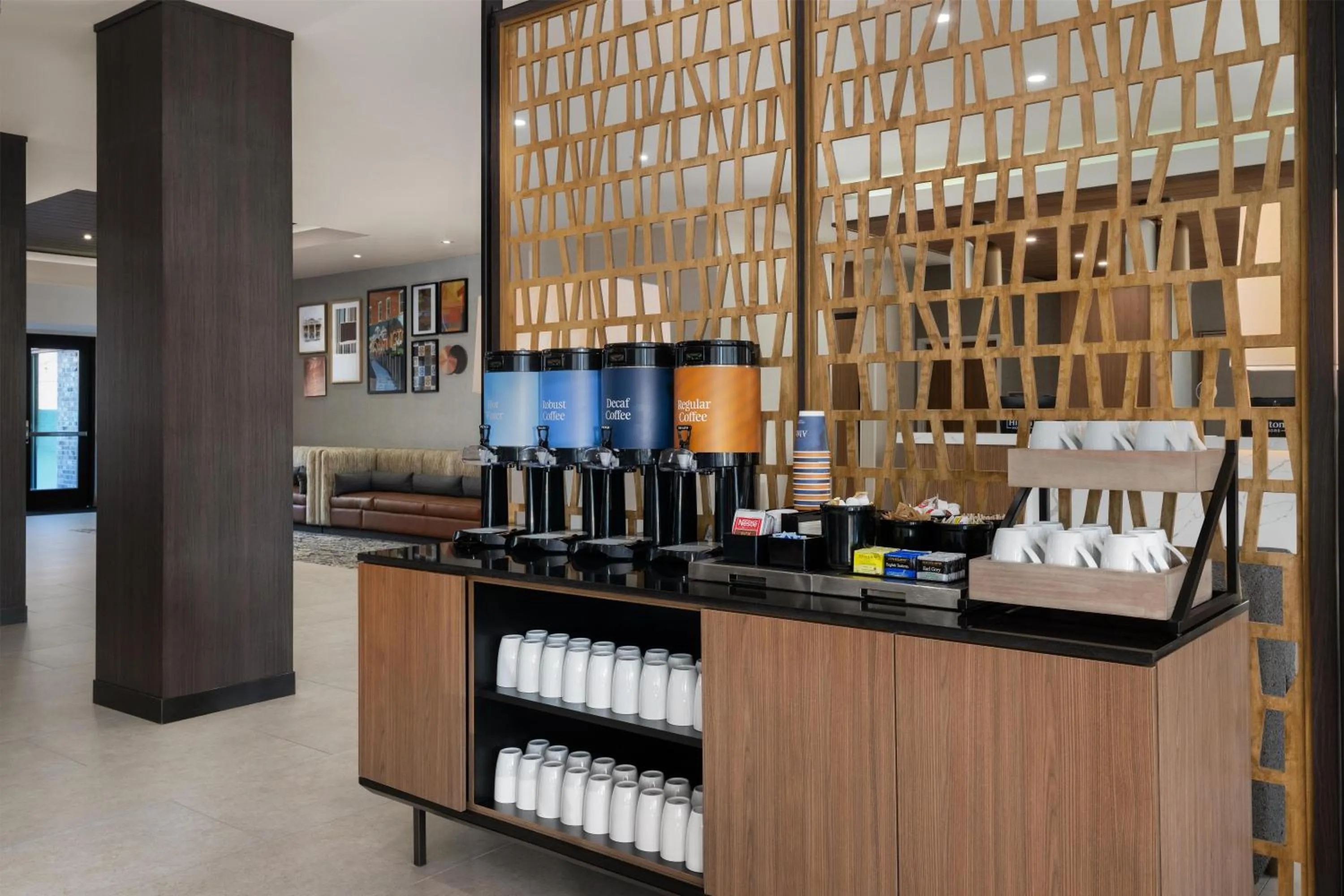 Dining area in Homewood Suites By Hilton Covington, Ga