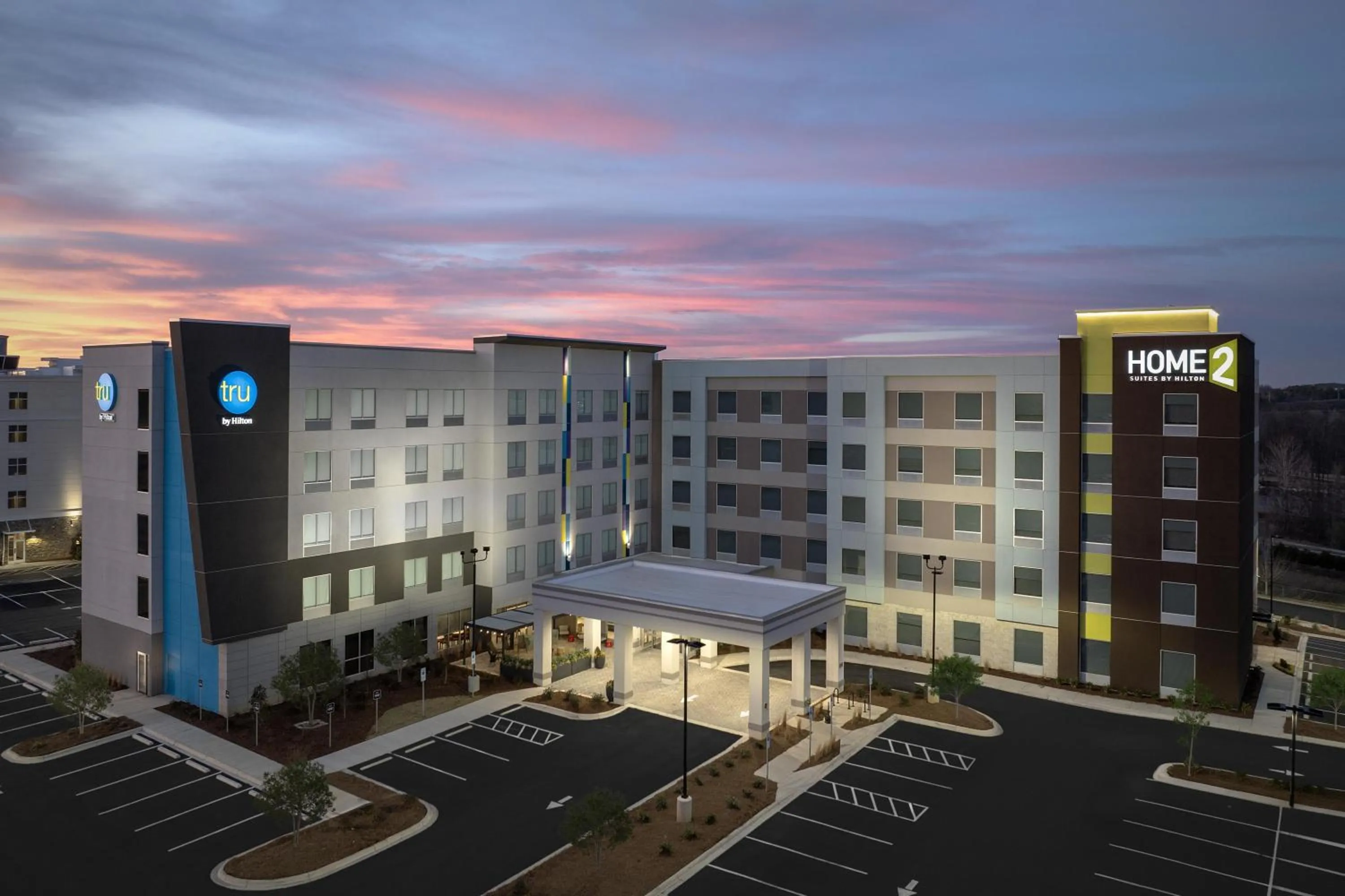 Property building in Tru By Hilton Concord Charlotte