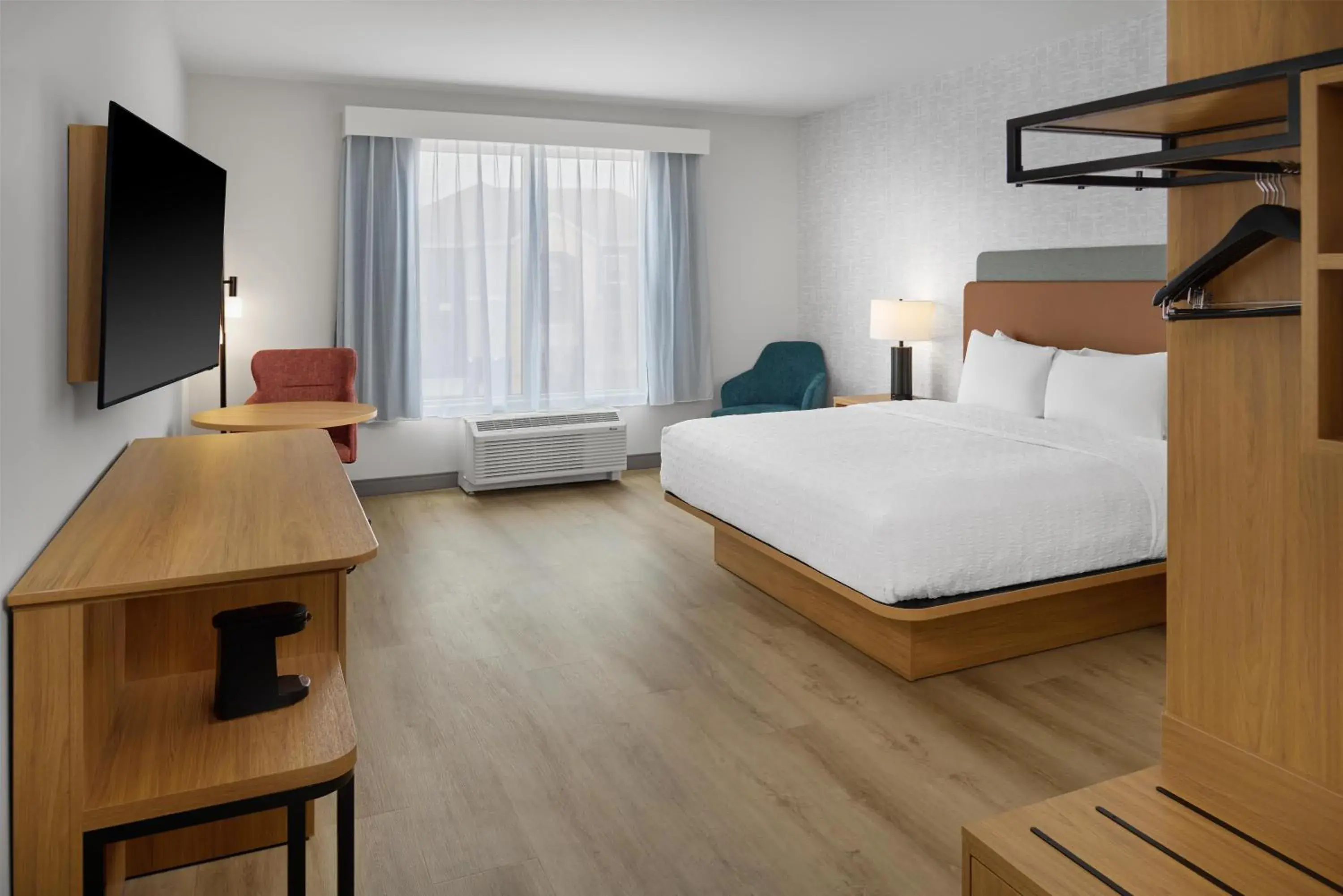 King Room with Microwave and Fridge in Hampton Inn Midland West King Room with Microwave and Fridge in Hampton Inn Midland West