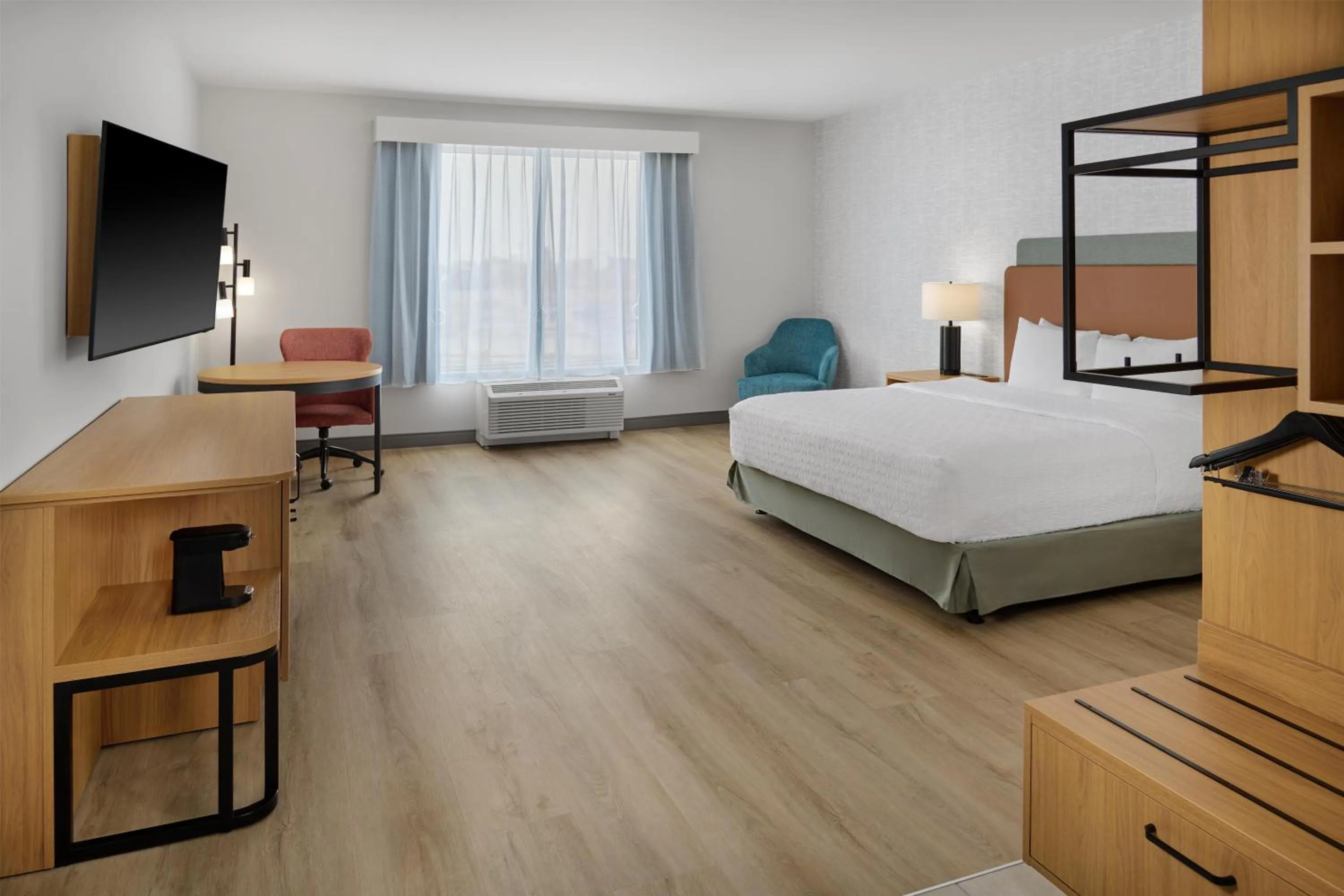 Bed in Hampton Inn Midland West