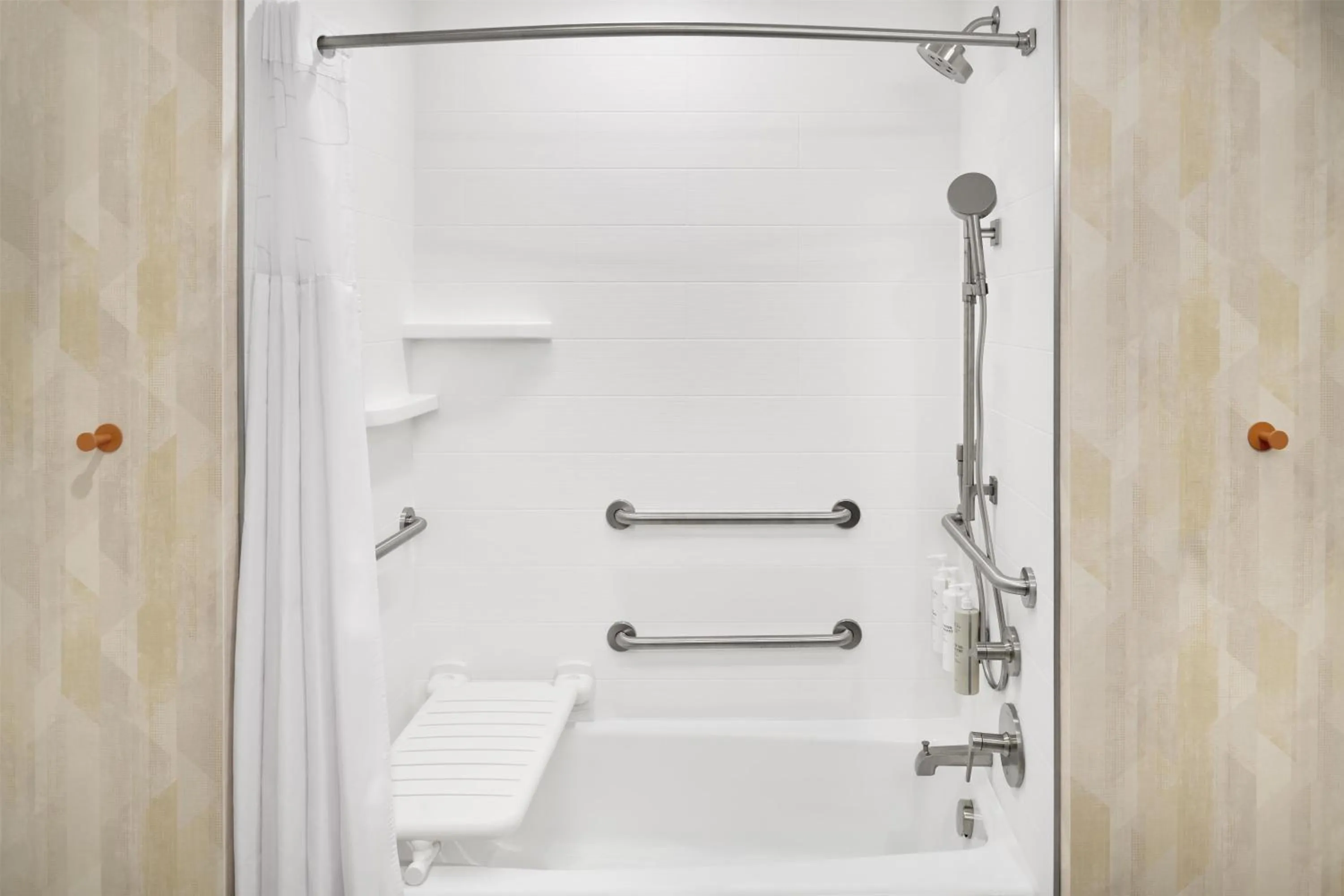 Bathroom in Hampton Inn Midland West