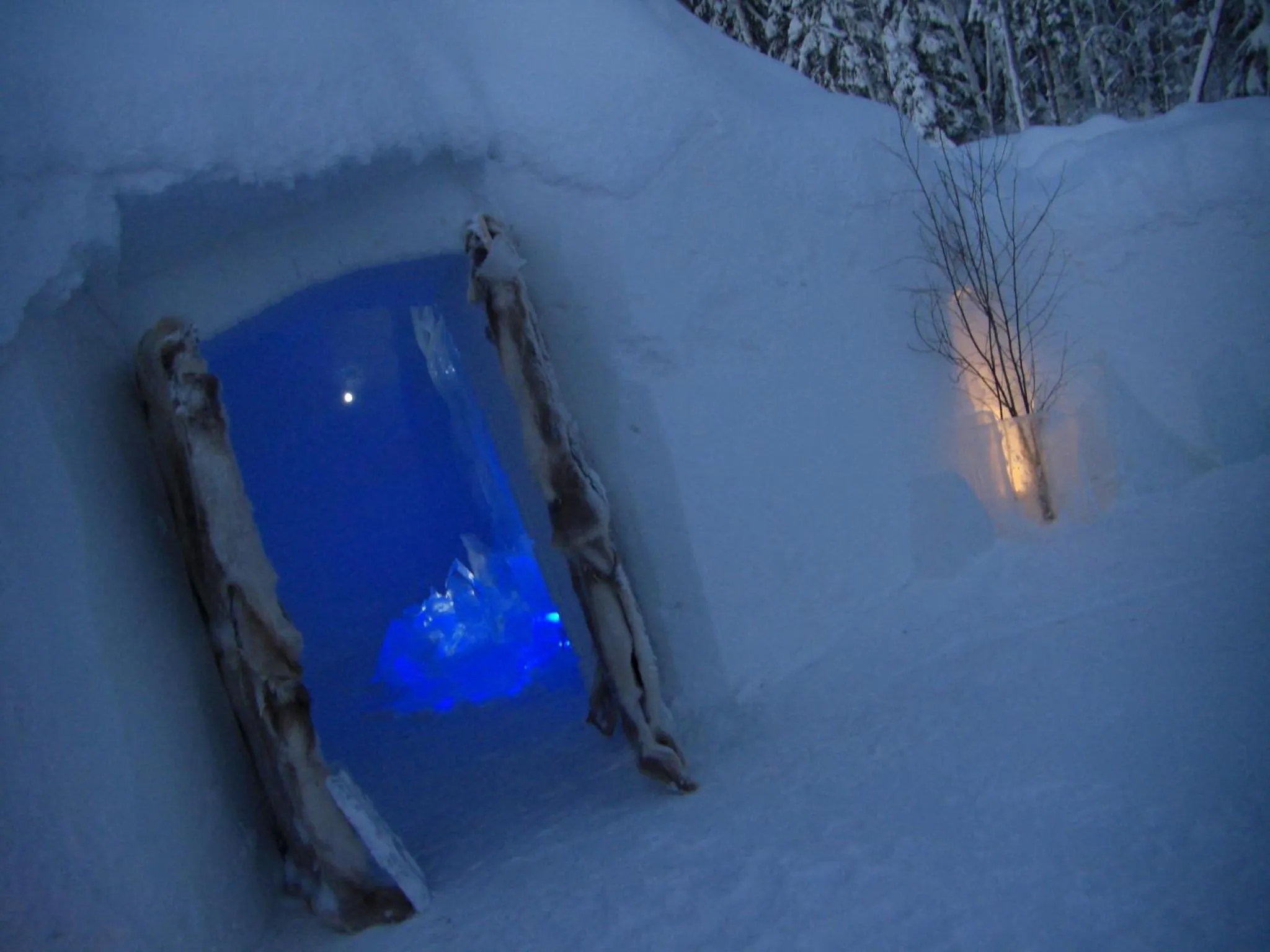 Facade/entrance in Hunderfossen Snow Hotel