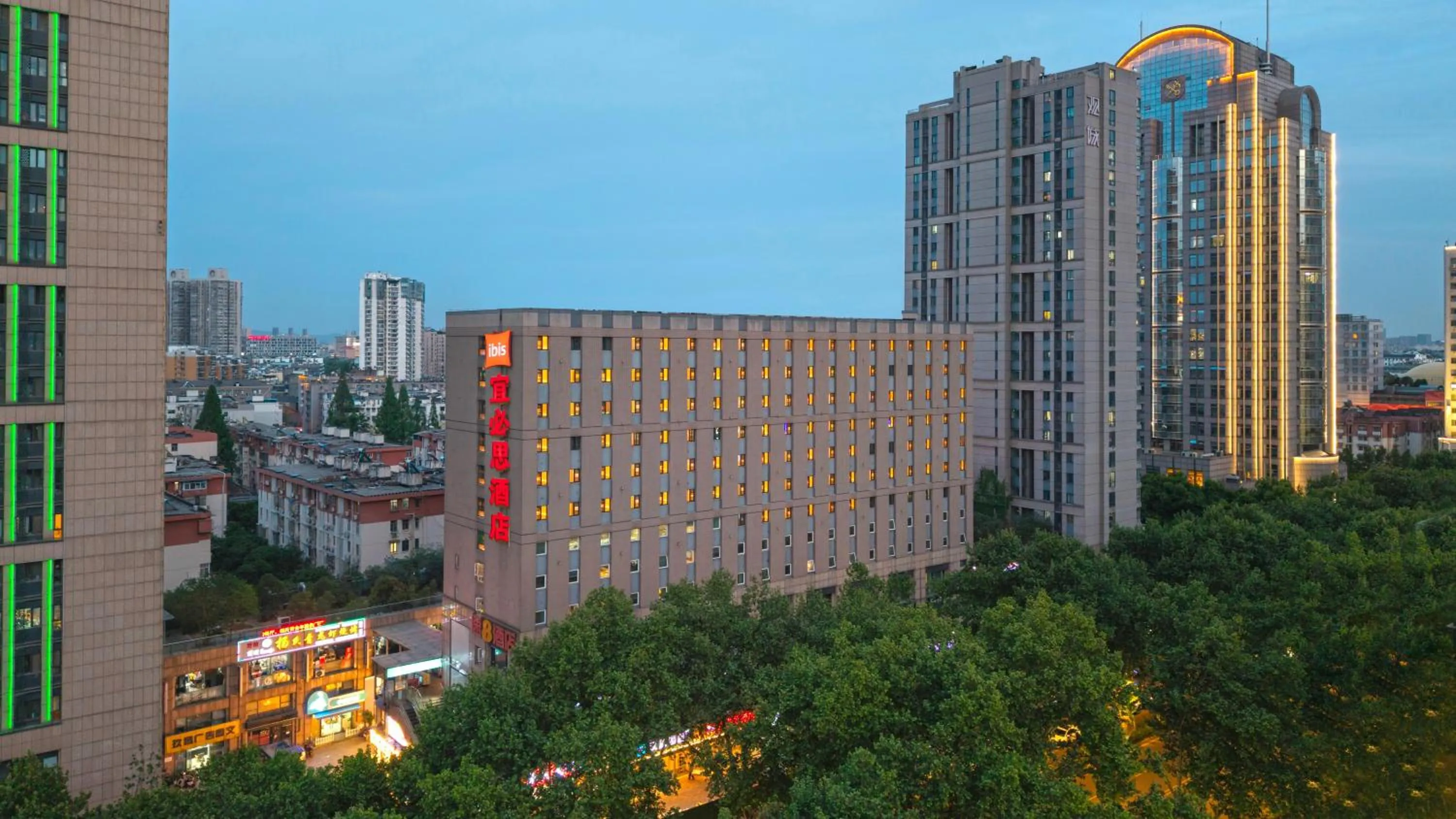Property building in Ibis Nanjing Confucius Temple