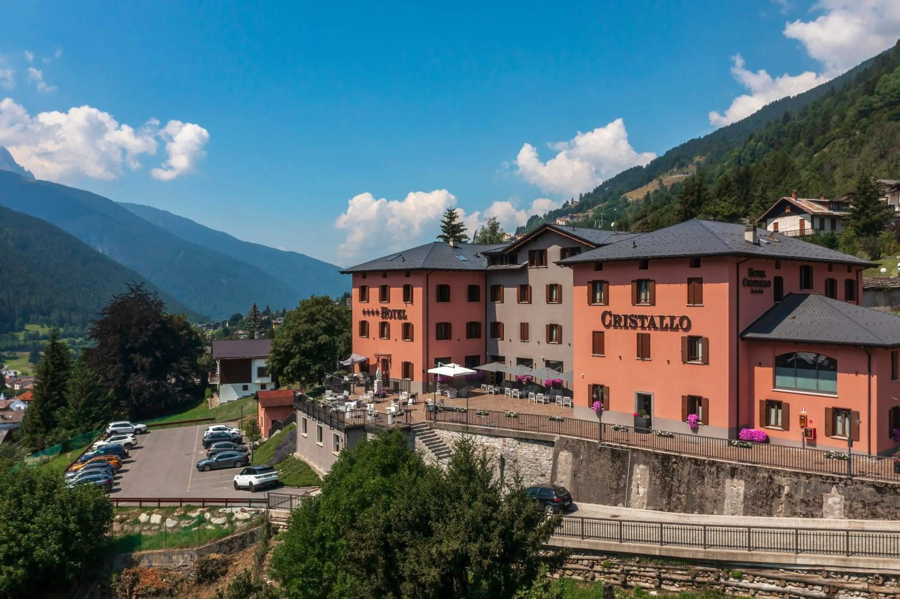 Property building in Hotel Garnì Cristallo