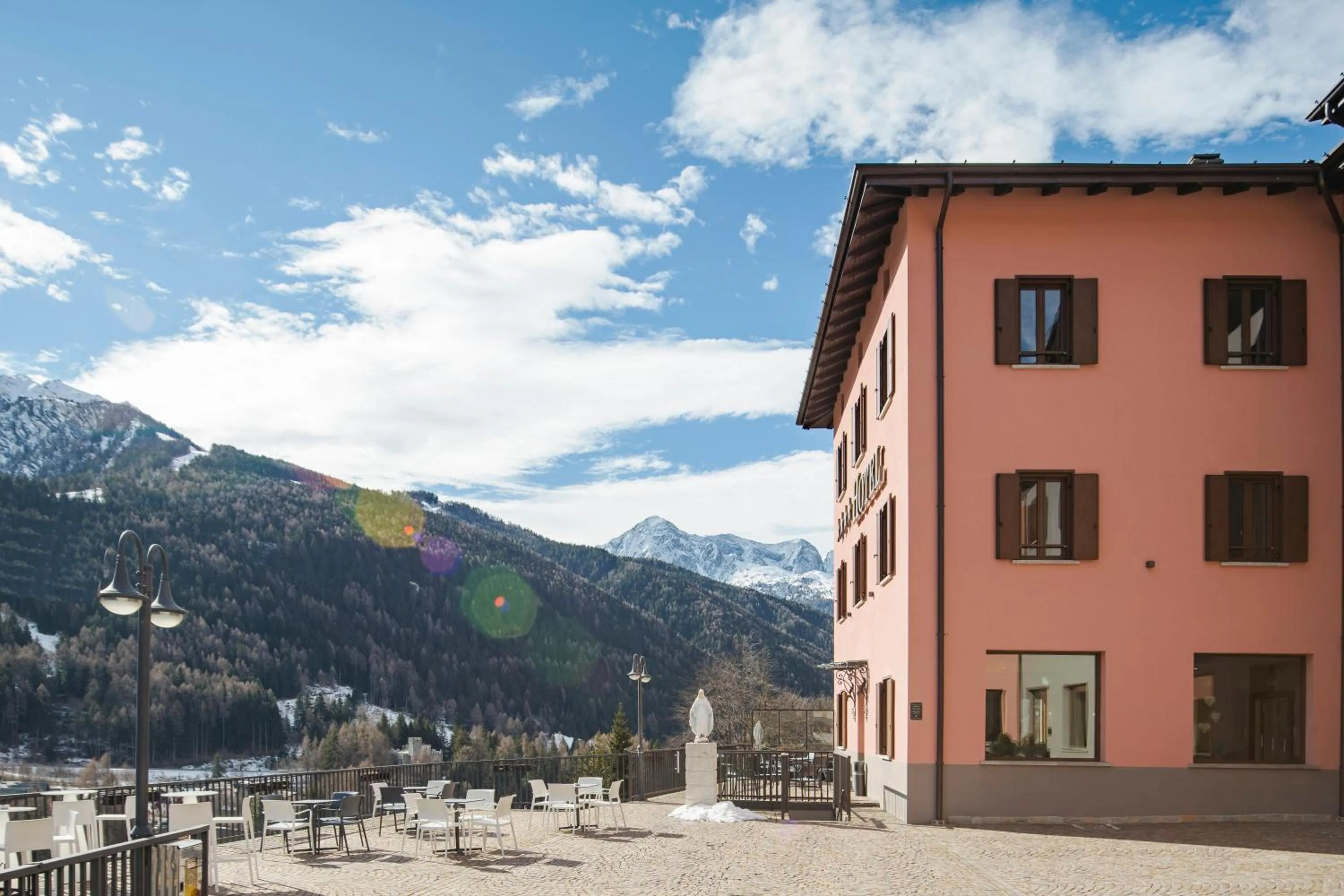 Property building in Hotel Garnì Cristallo