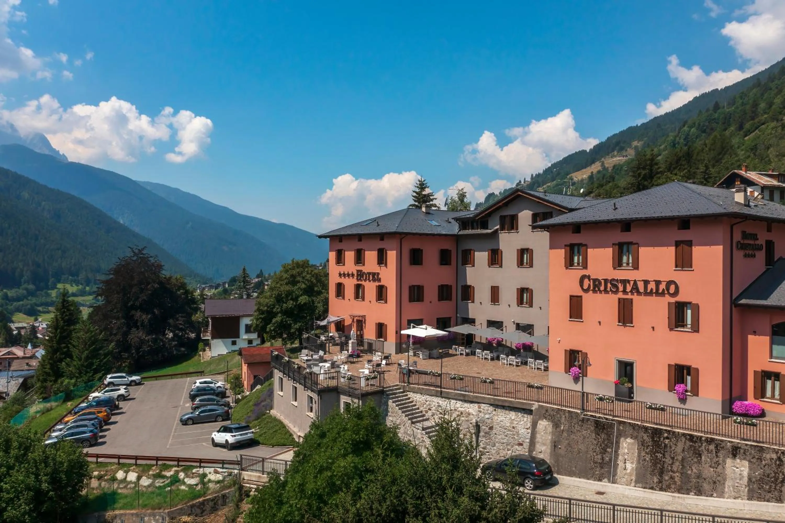 Property building in Hotel Garnì Cristallo