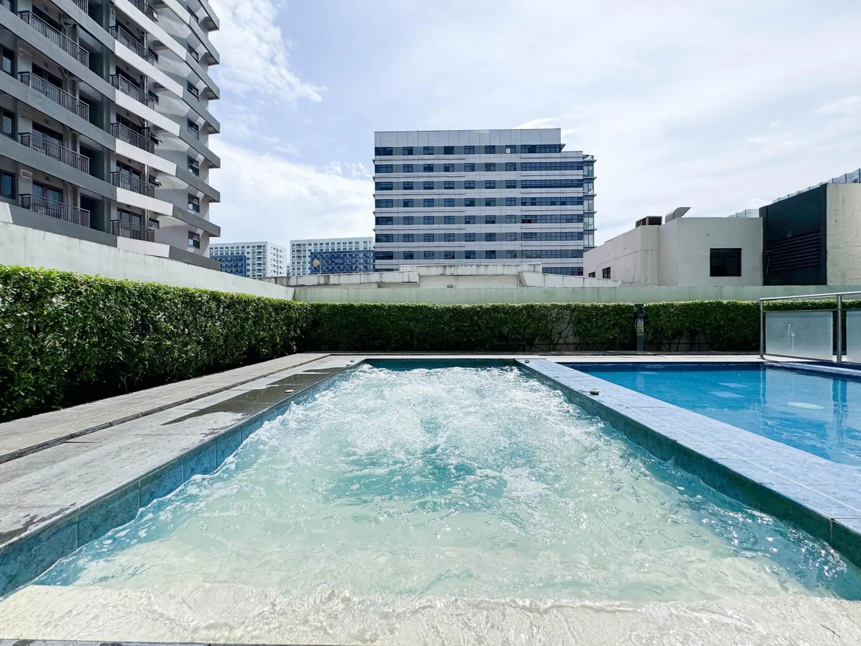 Swimming pool in Hotel101 - Manila Swimming pool in Hotel101 - Manila