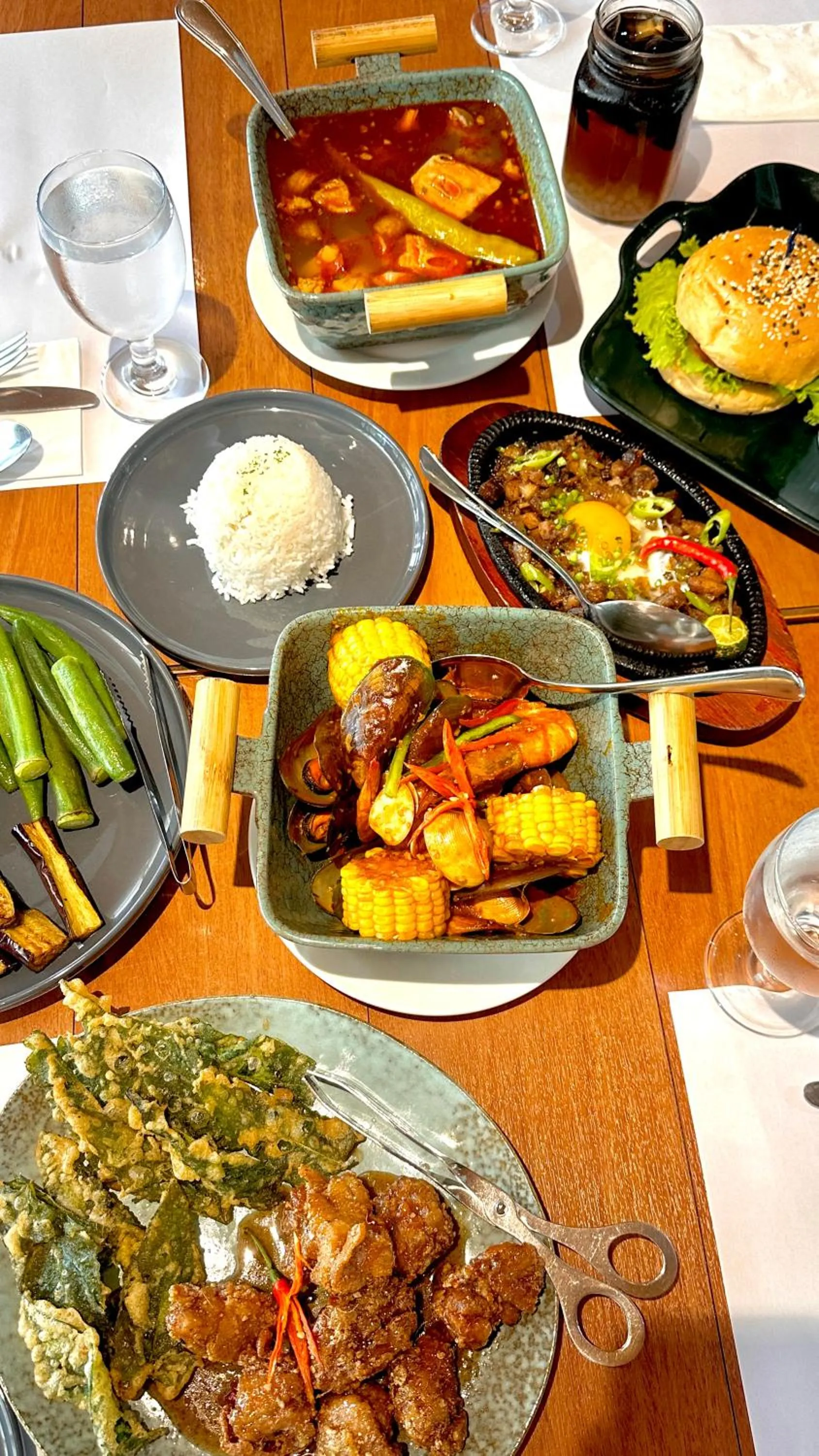 Restaurant/places to eat in Hotel101 - Manila