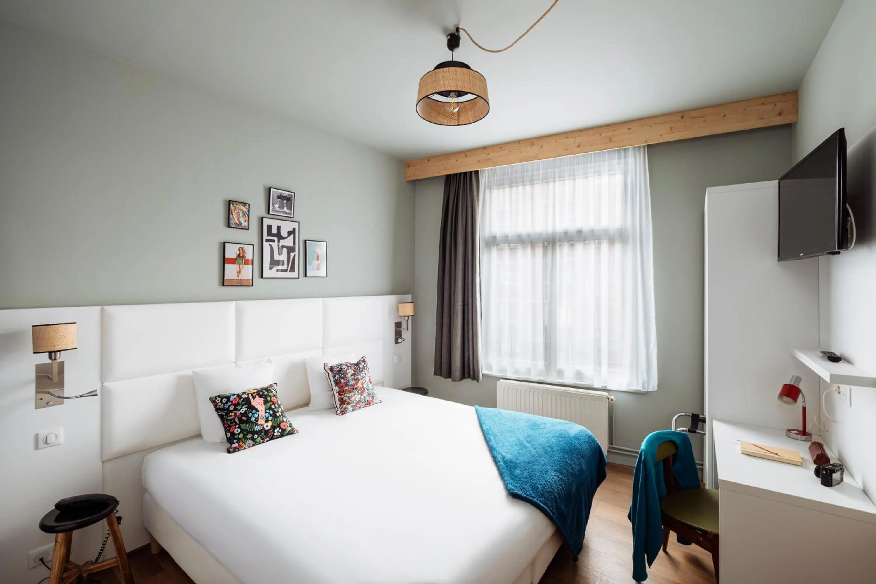 Bed in Hôtel Calm Lille