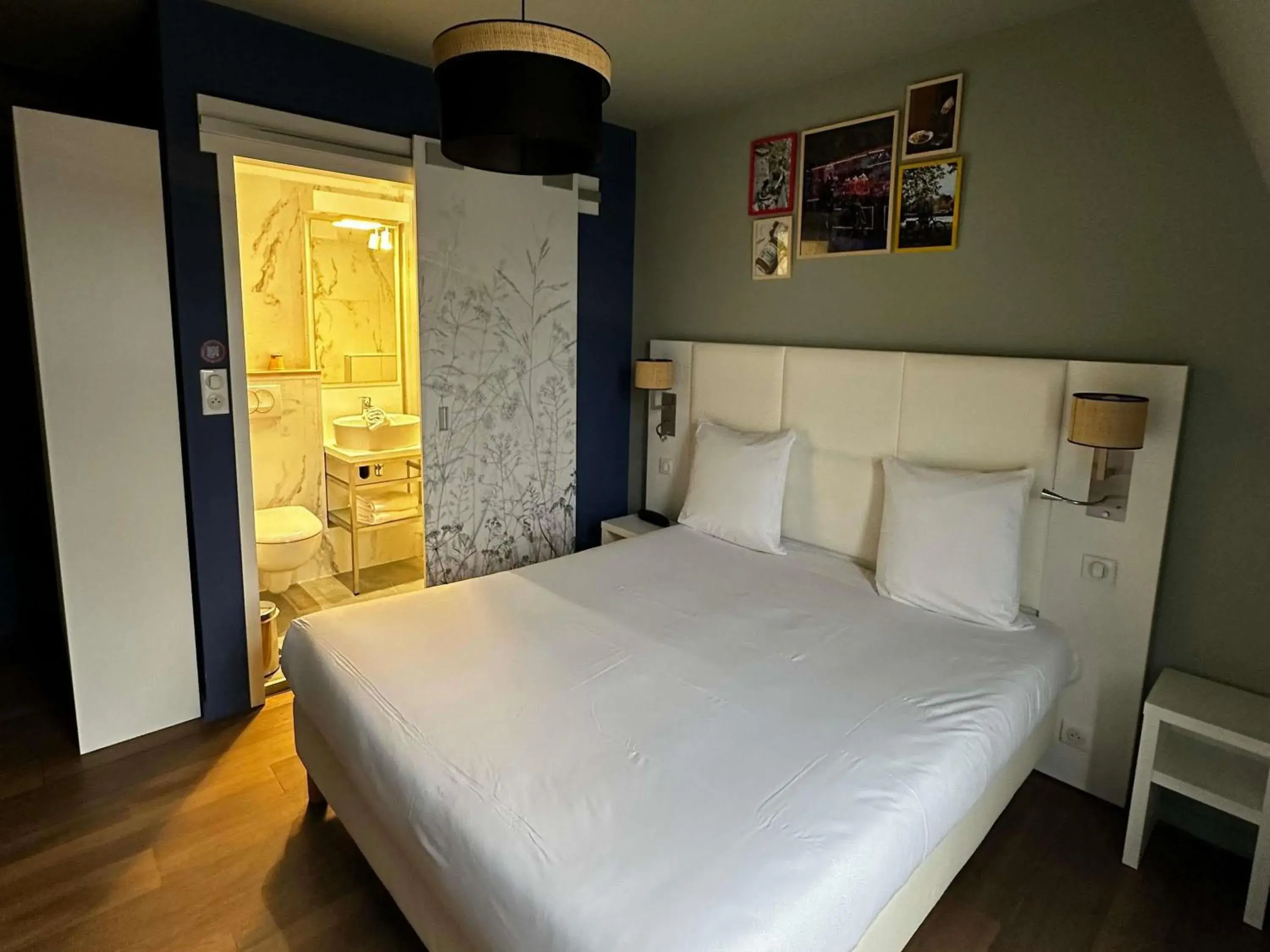 Bedroom, Bed in greet hotel Lille Gare Flandres - Groupe Accor Bedroom, Bed in greet hotel Lille Gare Flandres - Groupe Accor