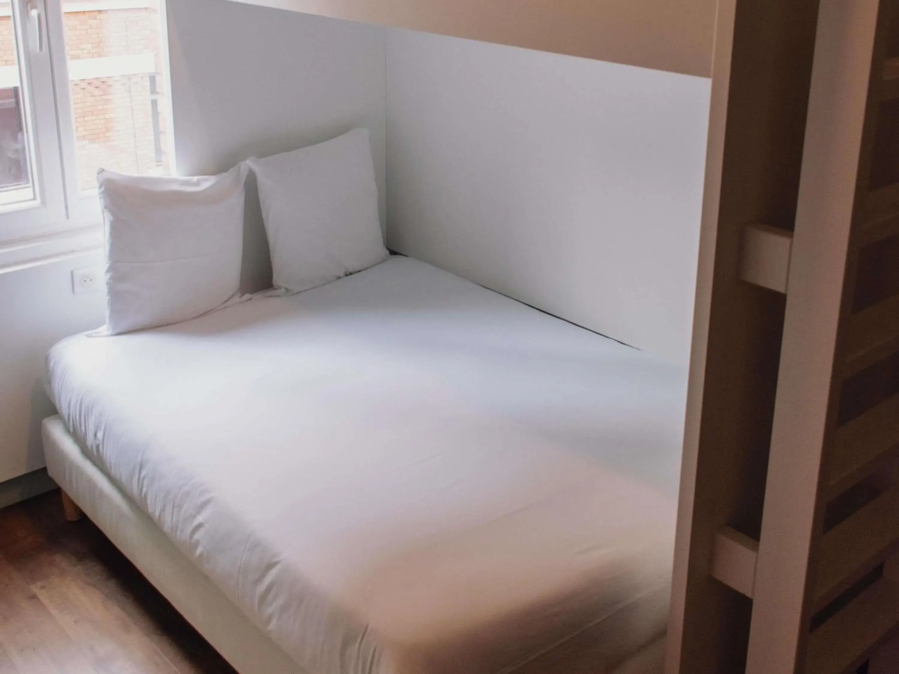 Property building, Bed in greet hotel Lille Gare Flandres - Groupe Accor Property building, Bed in greet hotel Lille Gare Flandres - Groupe Accor