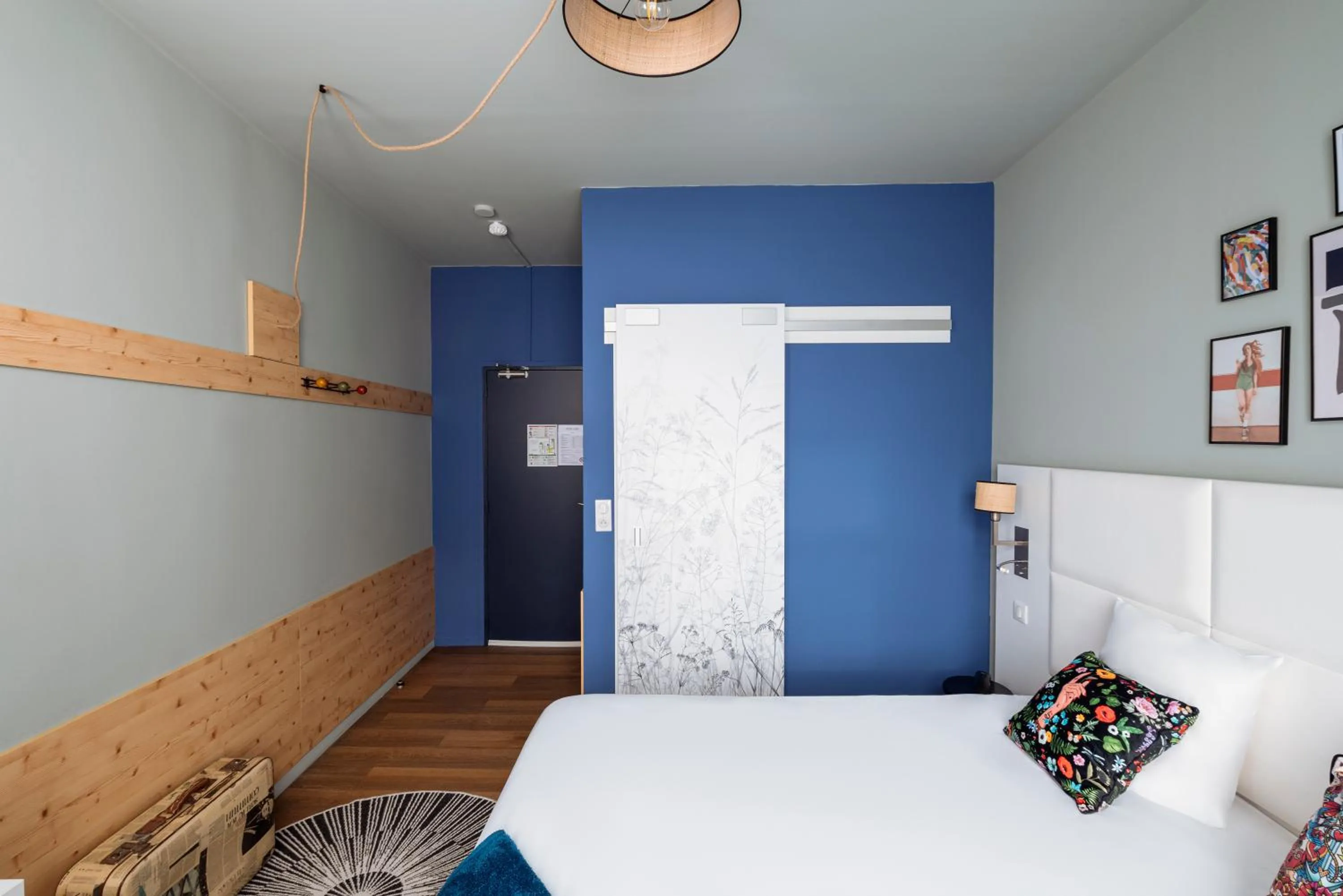 Bed in Hôtel Calm Lille