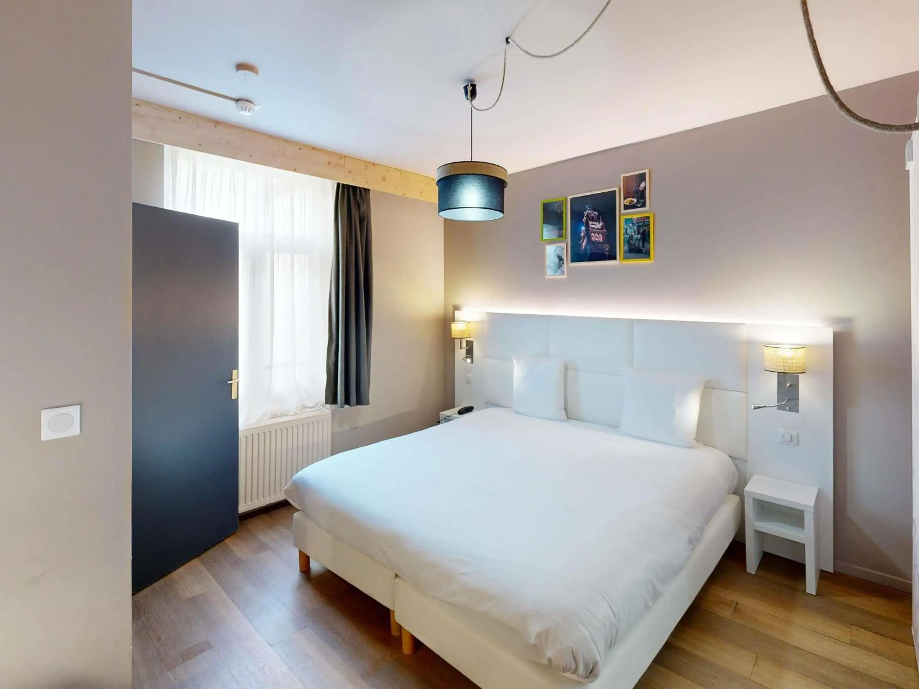Property building, Bed in greet hotel Lille Gare Flandres - Groupe Accor Property building, Bed in greet hotel Lille Gare Flandres - Groupe Accor